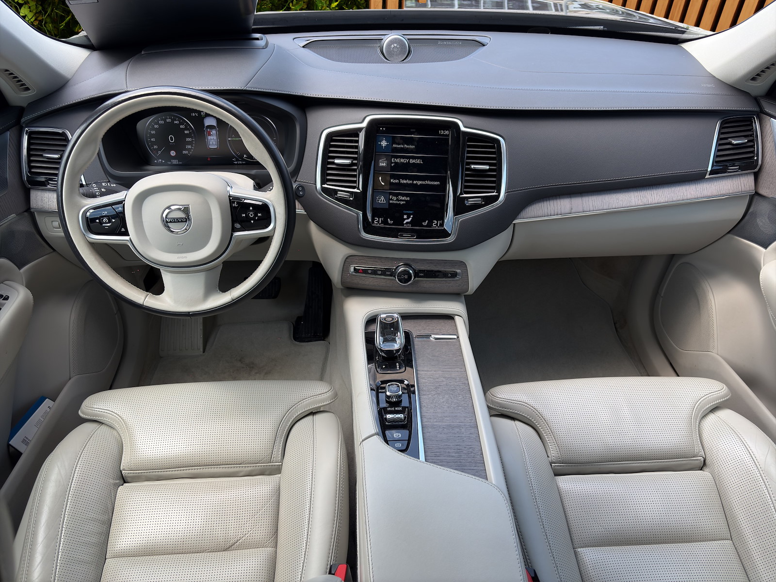 VOLVO XC90 2.0 T8 TE Inscription 7P. eAWD-image-10