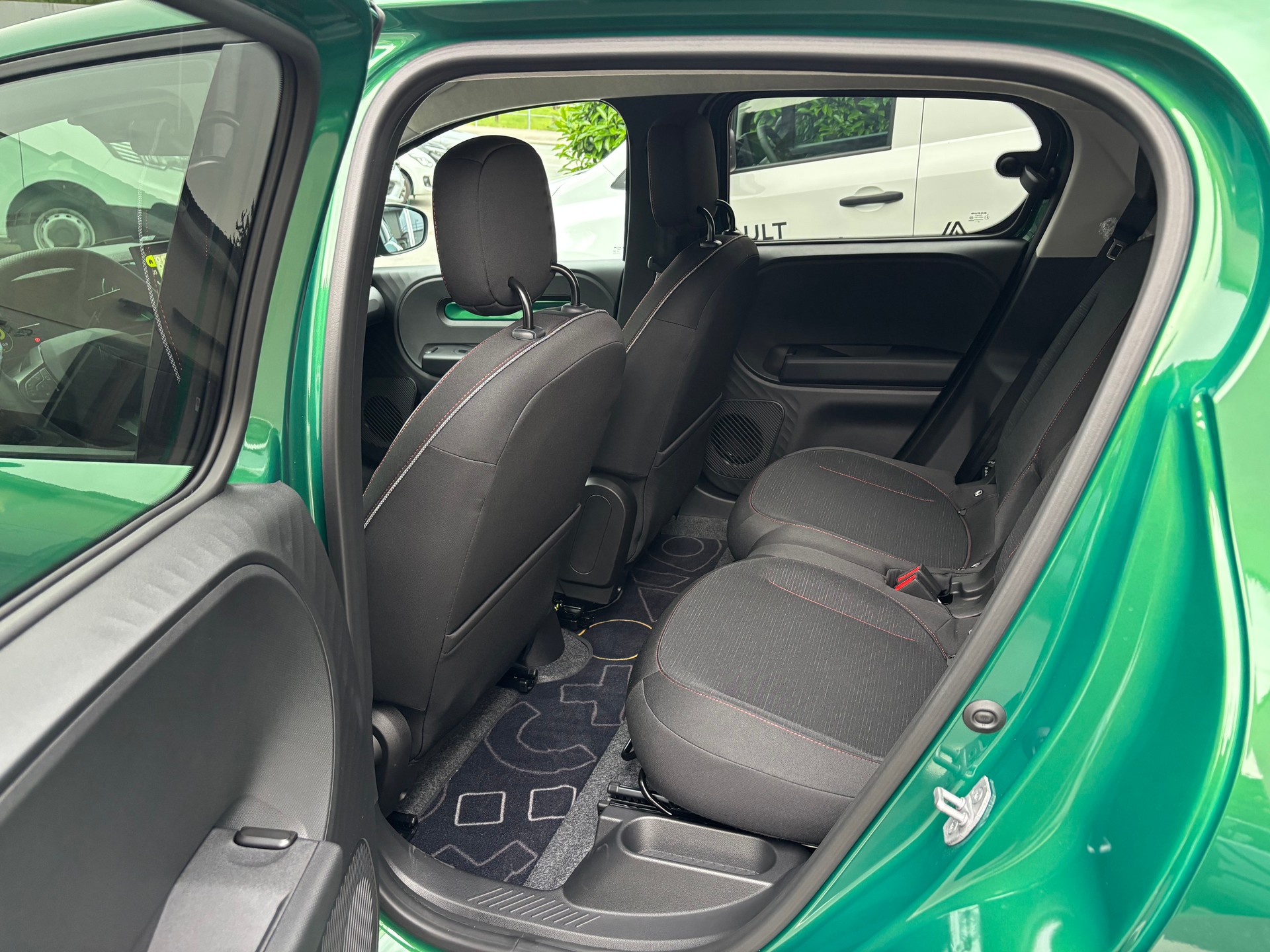 RENAULT Twingo E-Tech 27kWh Techno-image-8