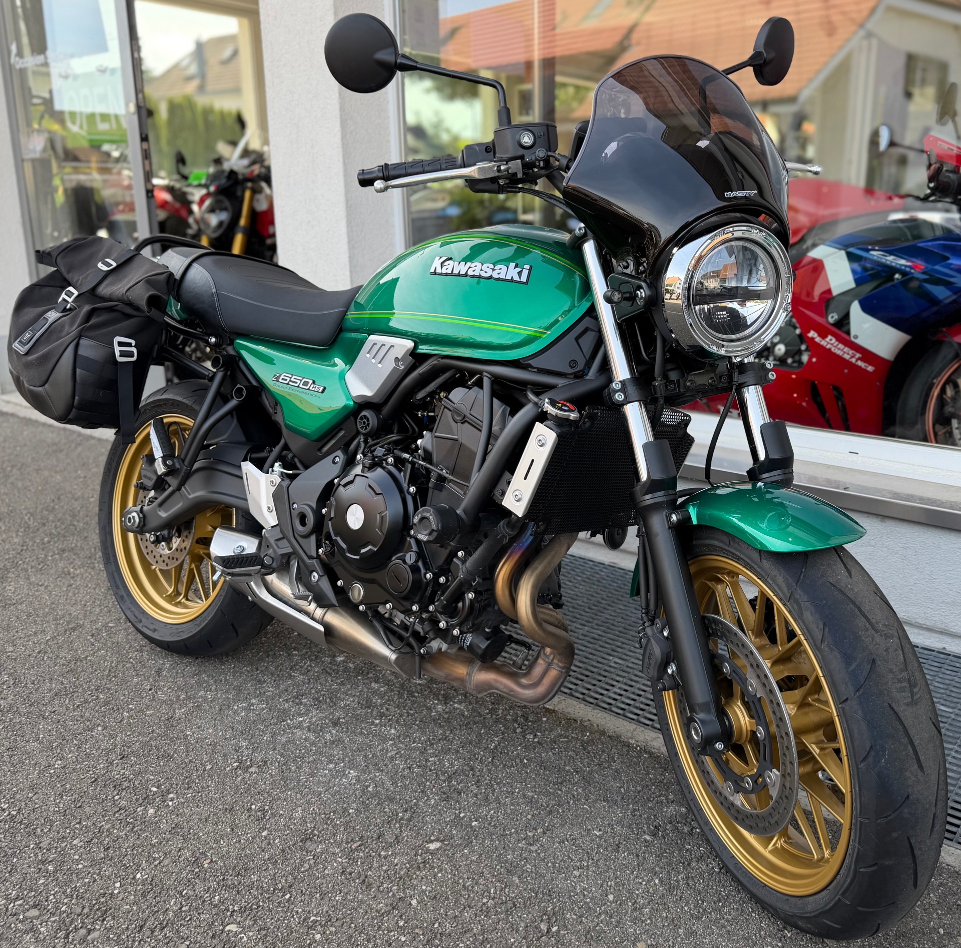 KAWASAKI Z 650 RS-showroom-element-2