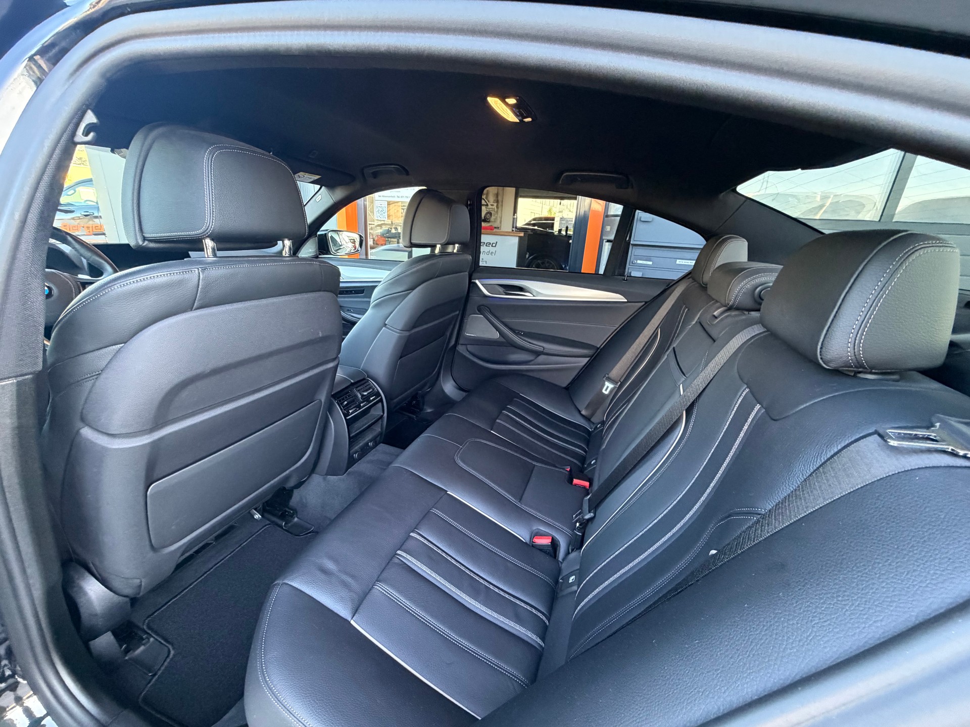 BMW 530d xDrive Sport Line Steptronic-image-15