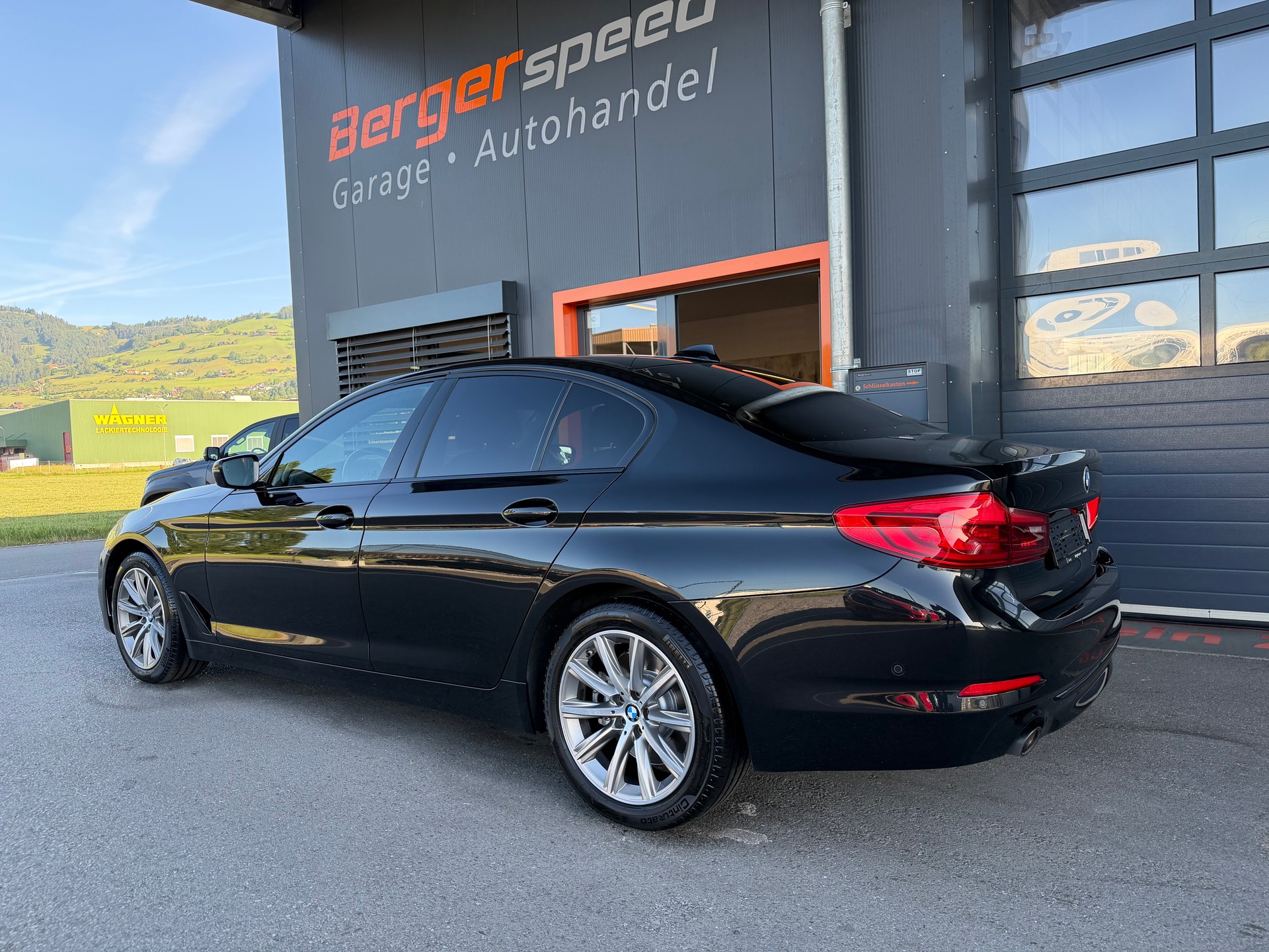 BMW 530d xDrive Sport Line Steptronic-image-2