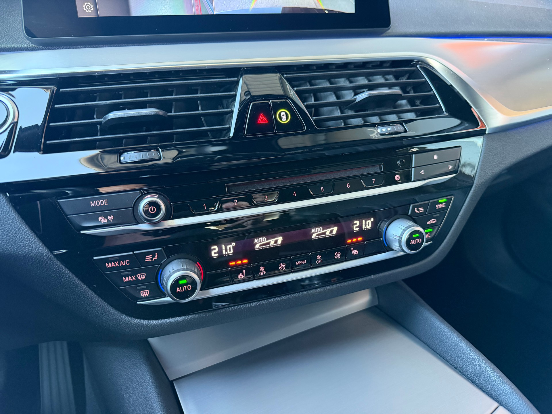BMW 530d xDrive Sport Line Steptronic-image-12