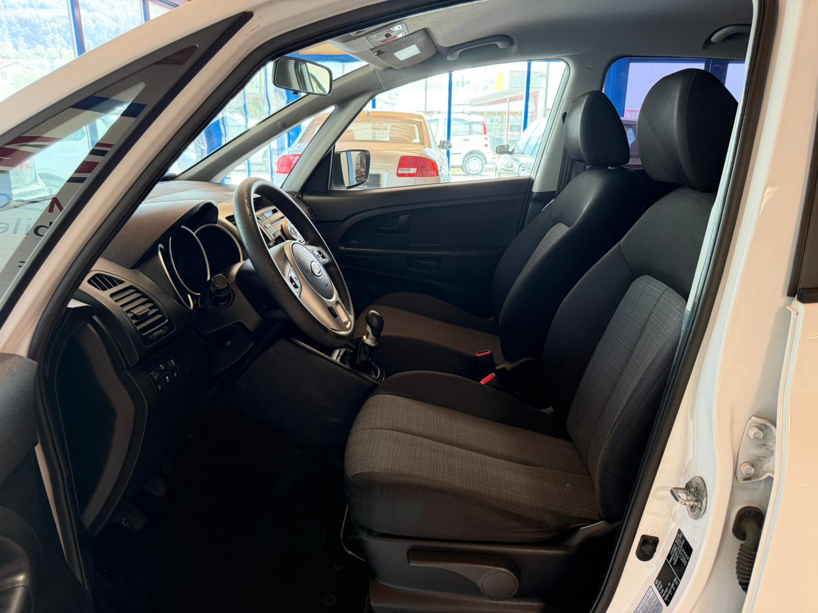 KIA Venga 1.4 CVVT Basic-image-14