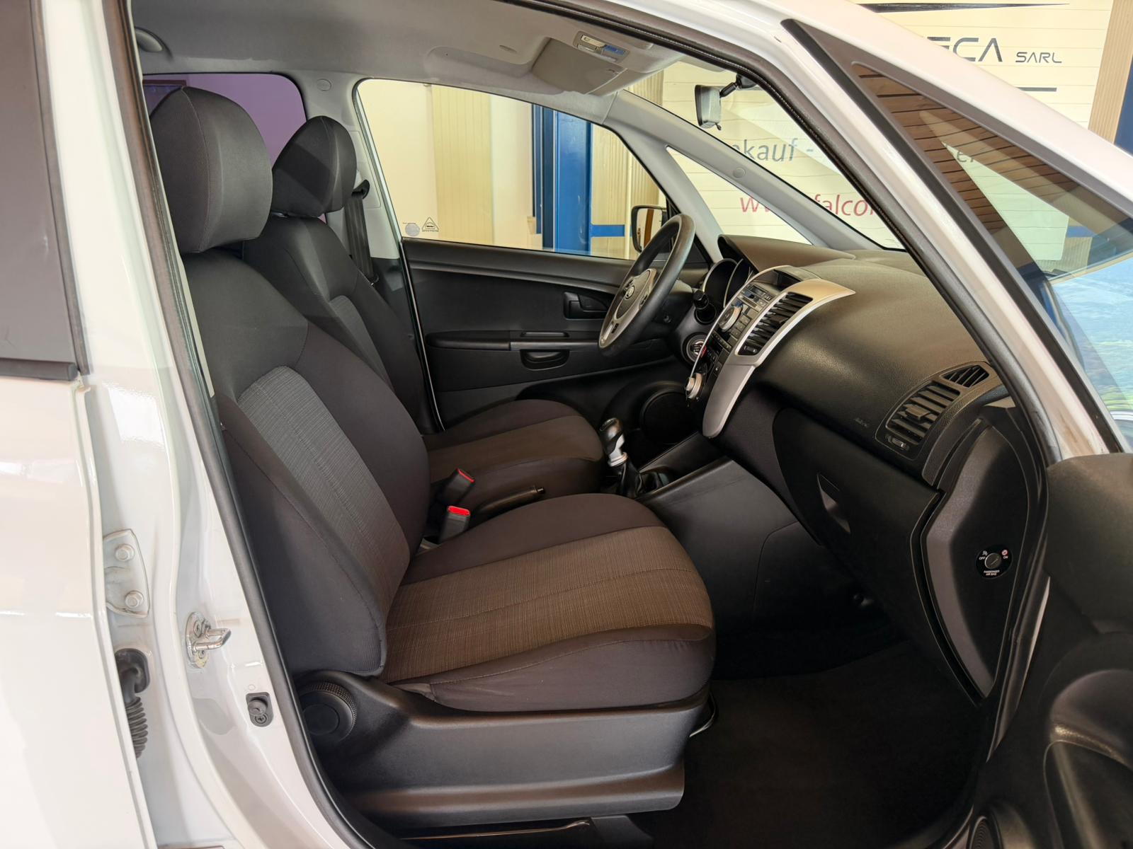 KIA Venga 1.4 CVVT Basic-image-16