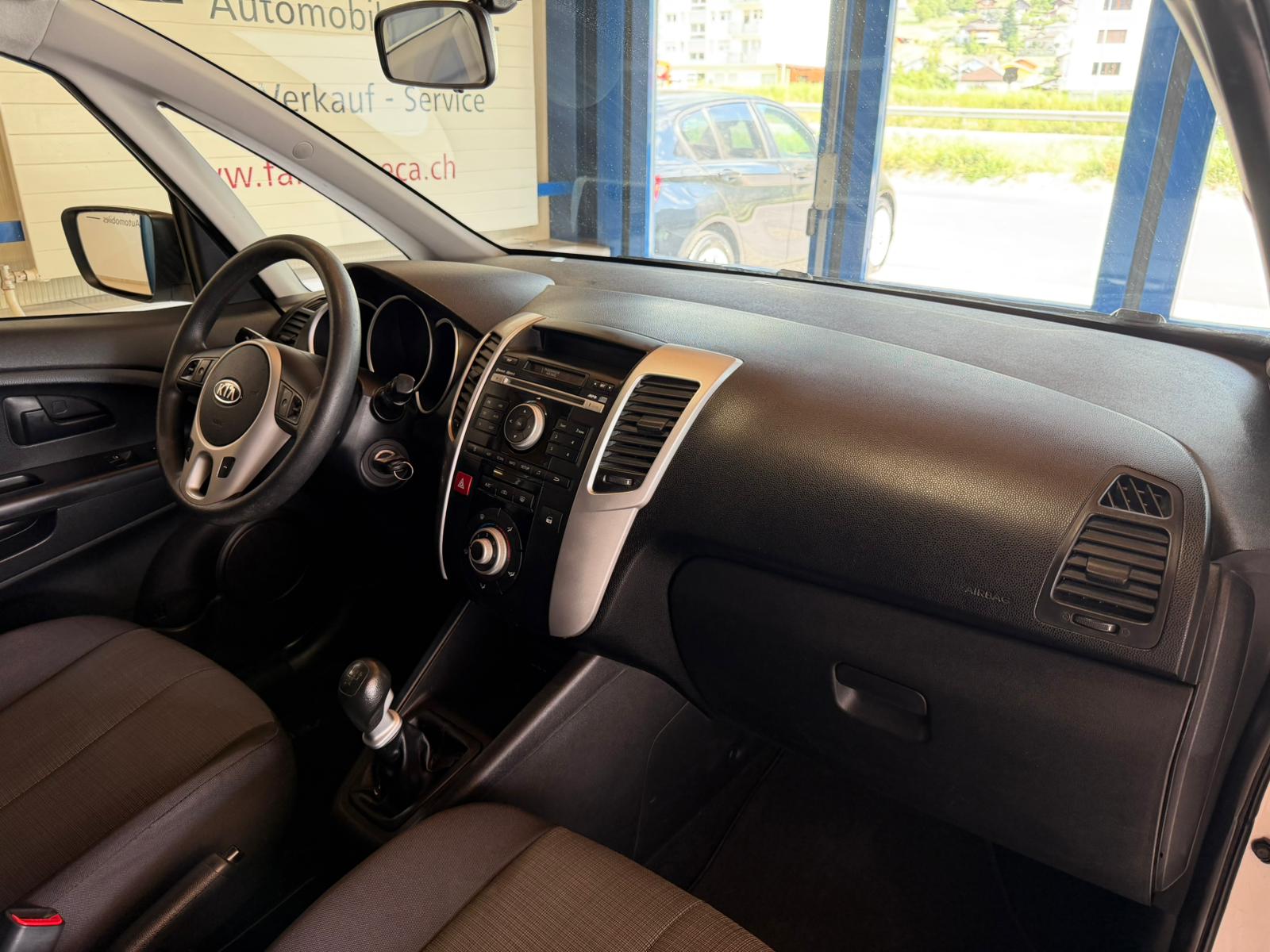 KIA Venga 1.4 CVVT Basic-image-15