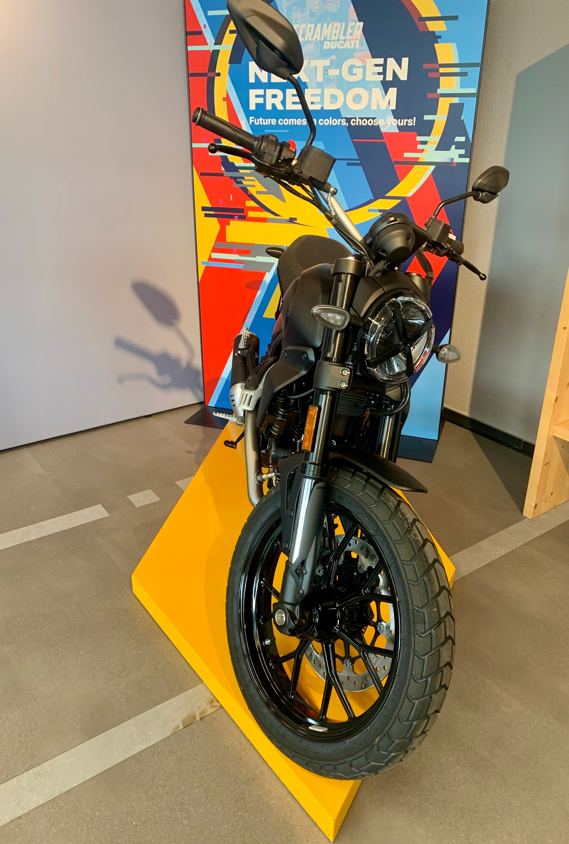 DUCATI SCRAMBLER ICON DARK-showroom-element-1