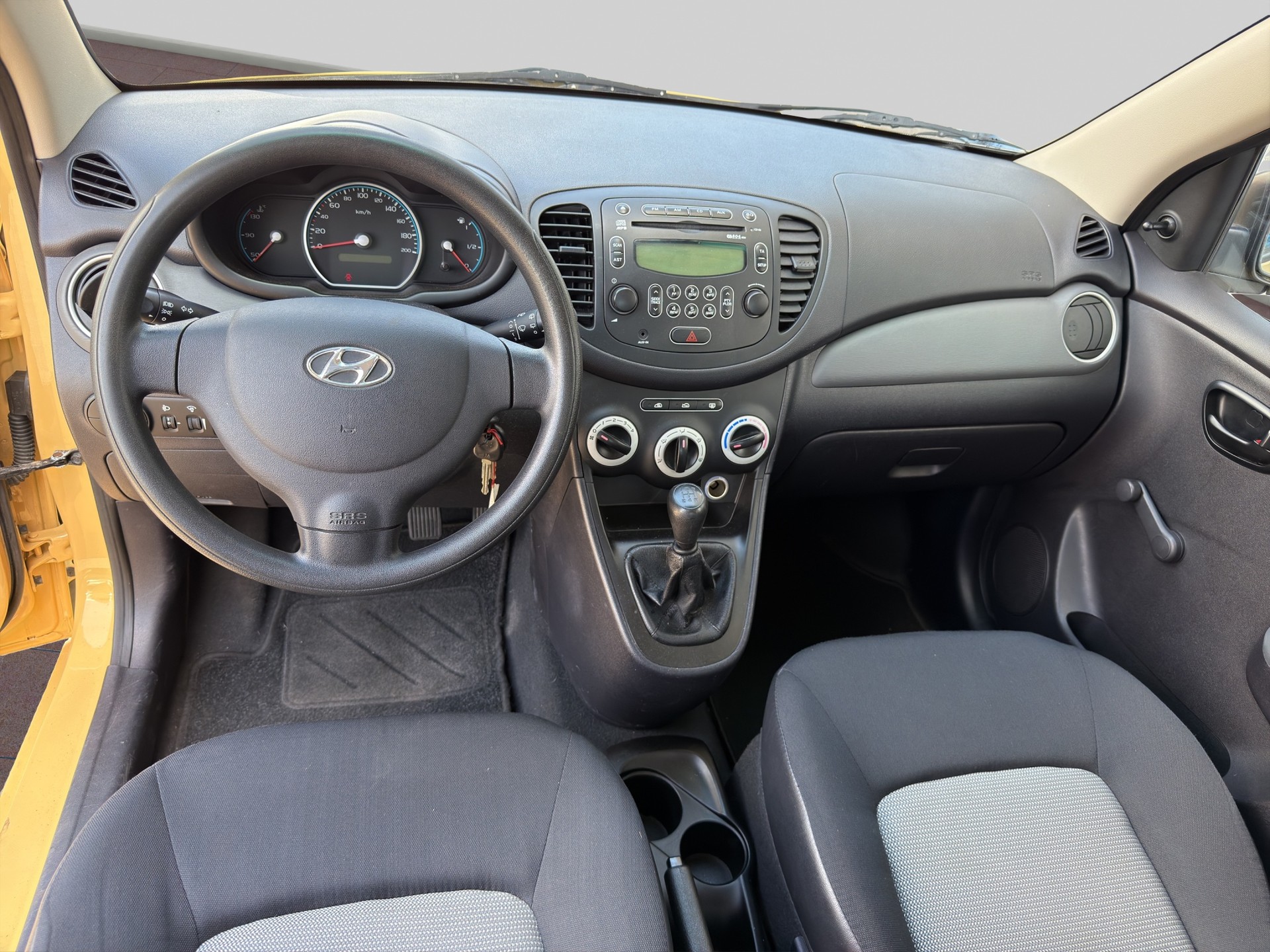 HYUNDAI i10 1.1 Style-image-6