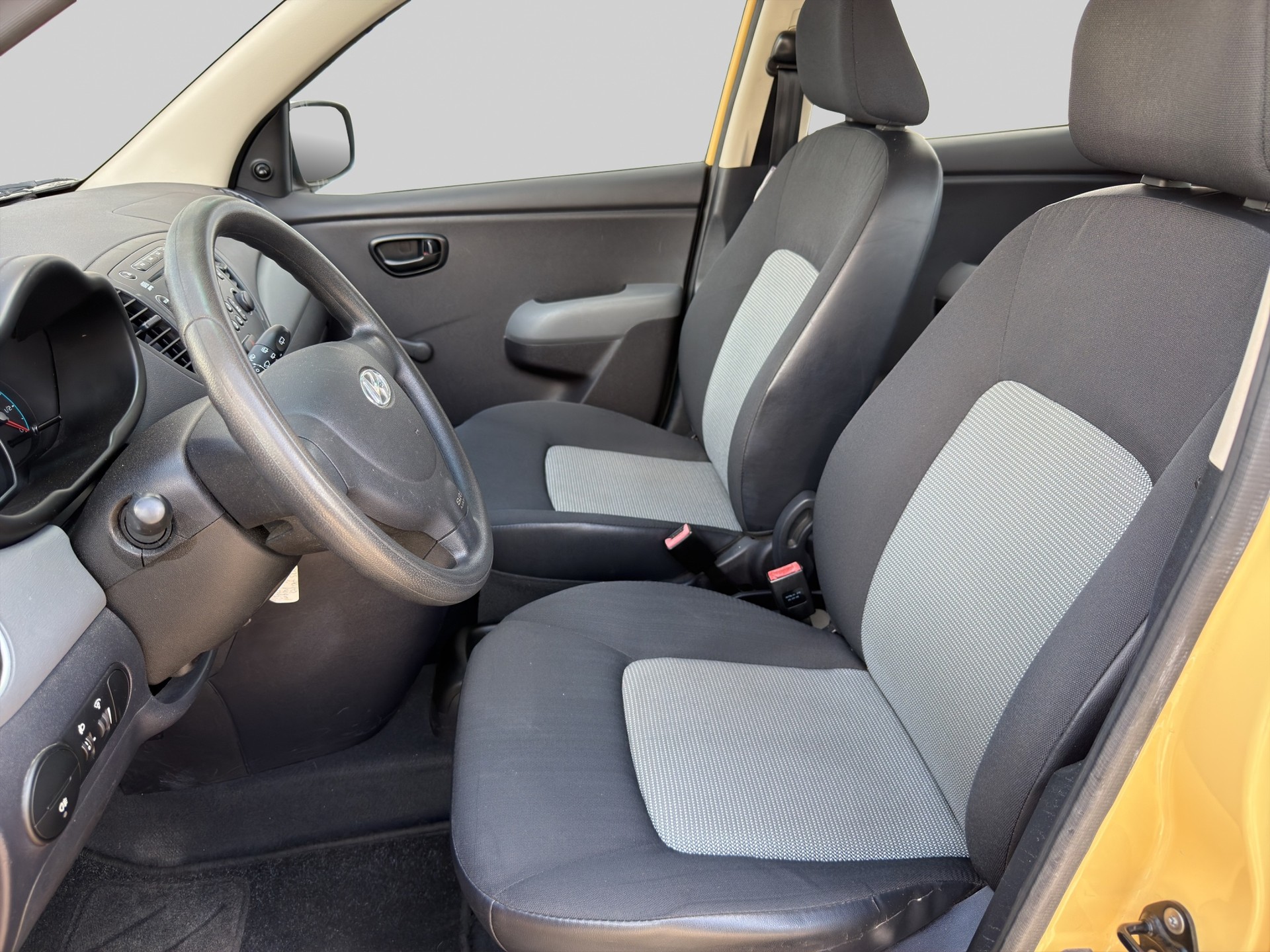 HYUNDAI i10 1.1 Style-image-7