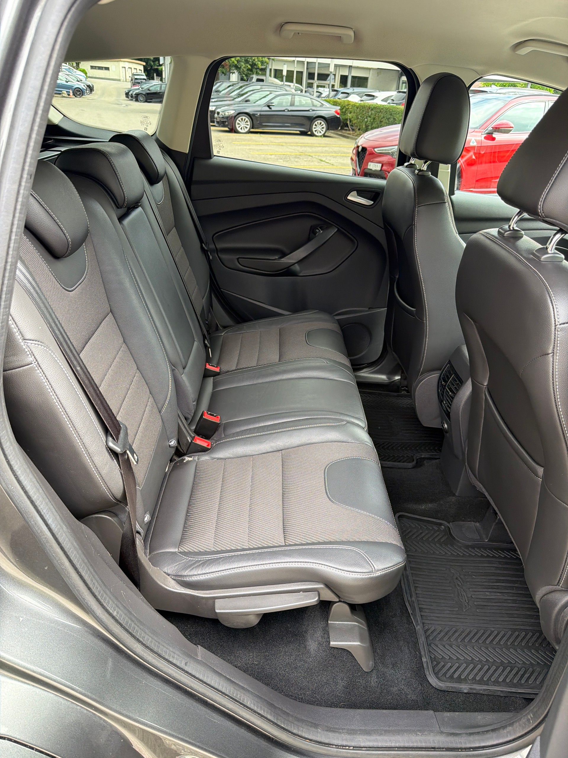 FORD Kuga 2.0 TDCi Sync Edition 4WD-image-14