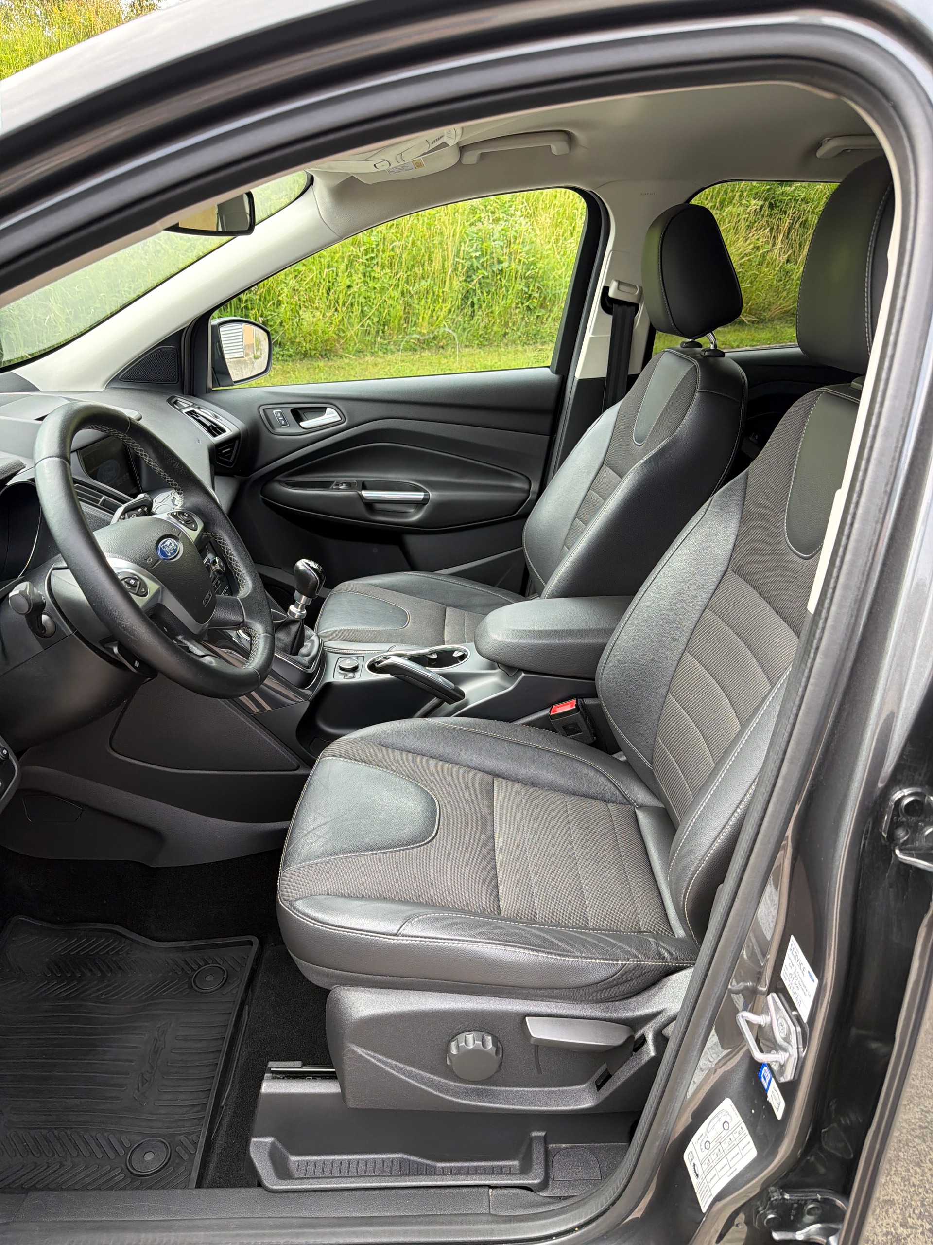 FORD Kuga 2.0 TDCi Sync Edition 4WD-image-8