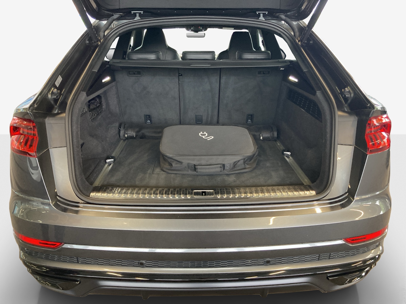 AUDI Q8 60 TFSI e quattro PHEV tiptronic-image-12
