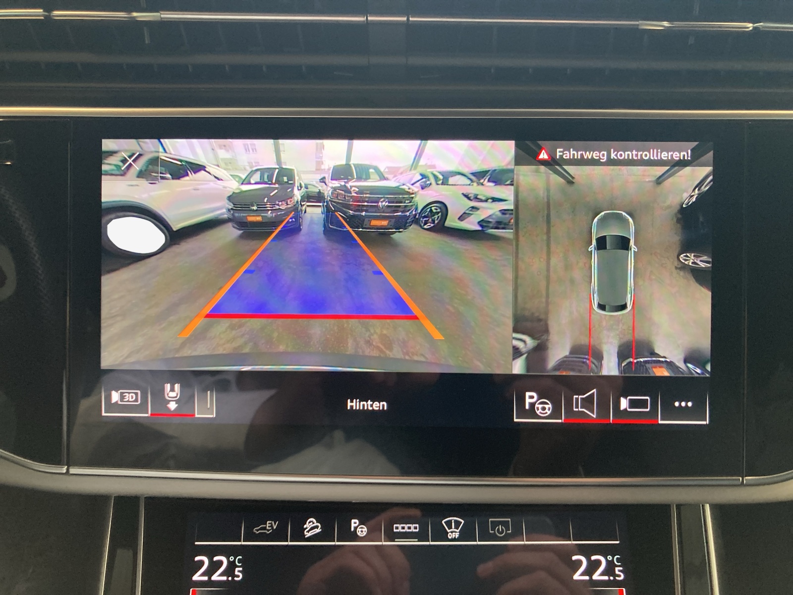 AUDI Q8 60 TFSI e quattro PHEV tiptronic-image-14