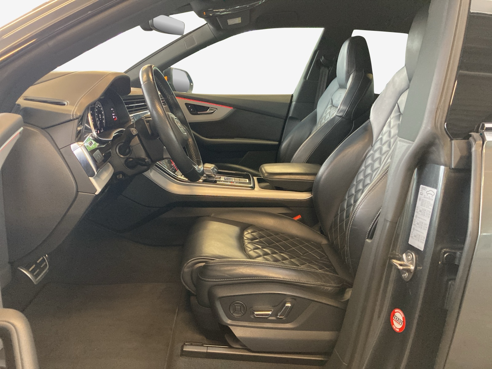 AUDI Q8 60 TFSI e quattro PHEV tiptronic-image-7