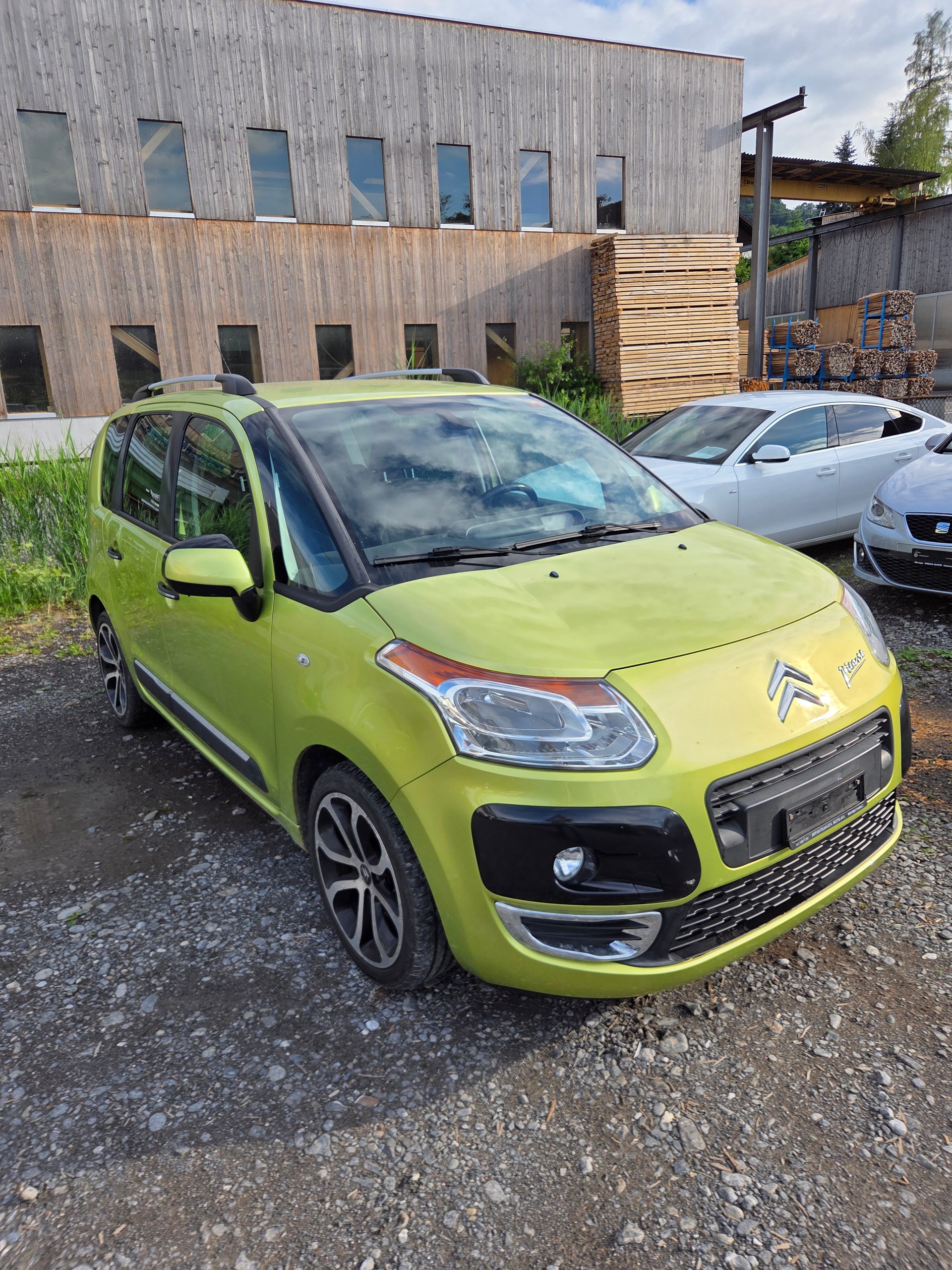 CITROEN C3 Picasso 1.6i 16V Swiss Style-image-1