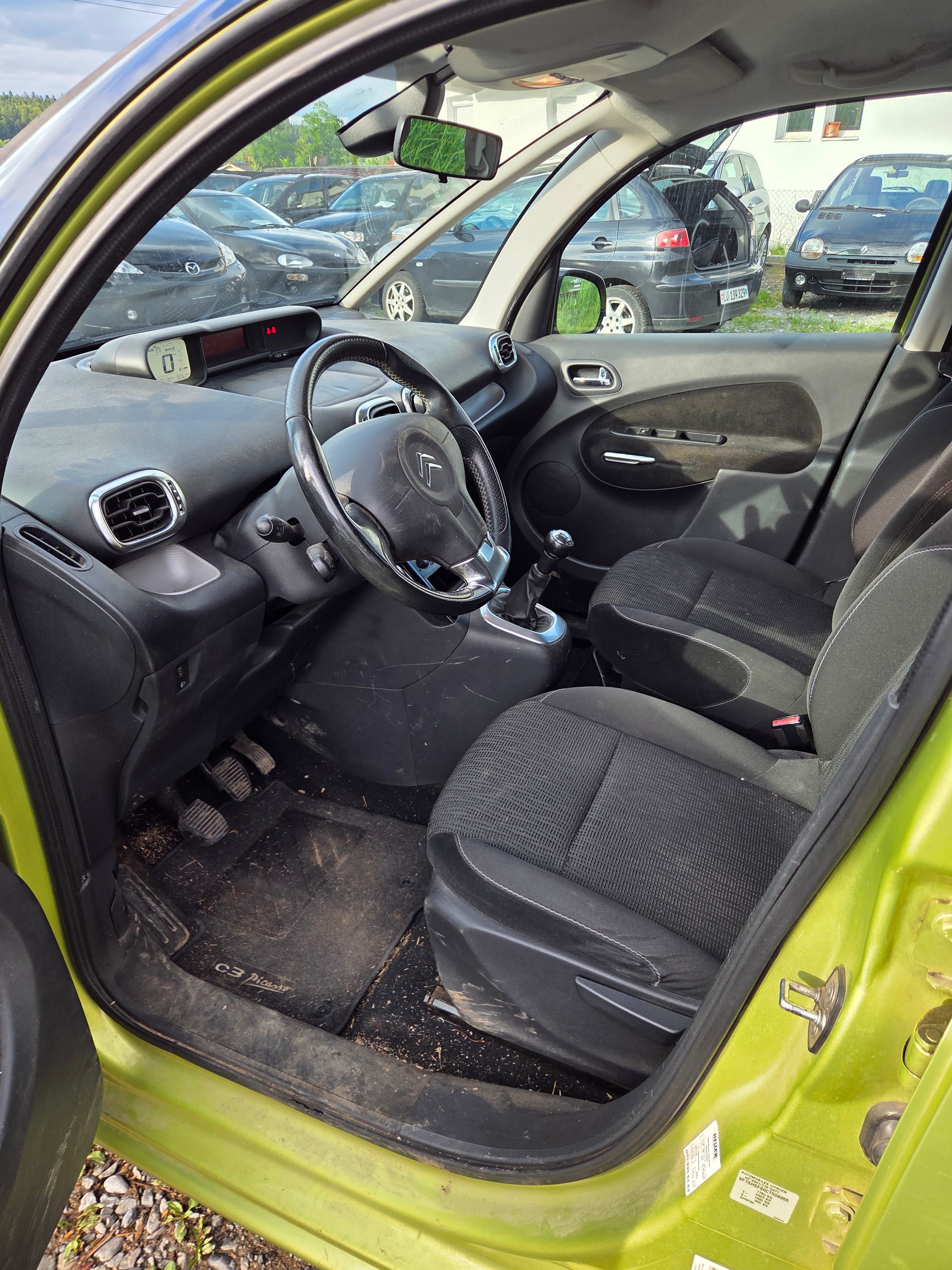 CITROEN C3 Picasso 1.6i 16V Swiss Style-image-6