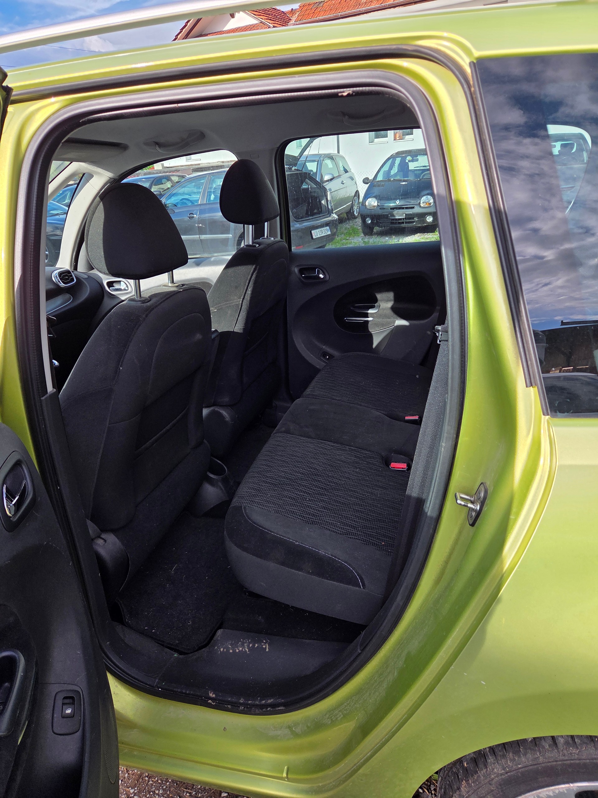 CITROEN C3 Picasso 1.6i 16V Swiss Style-image-5
