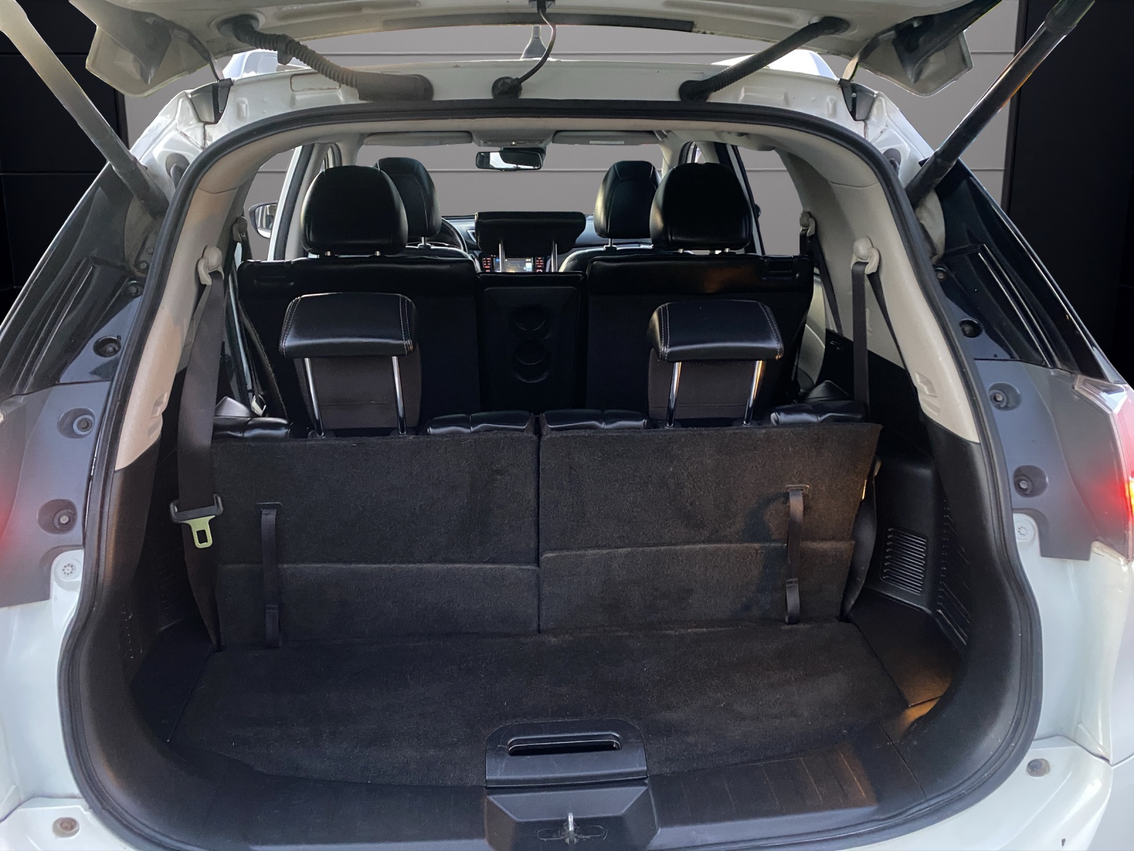 NISSAN X-Trail 1.6 dCi Diesel 130-PS tekna ALL-MODE 4x4 (Allrad) 7-Plätzer Vollausstattung-image-22