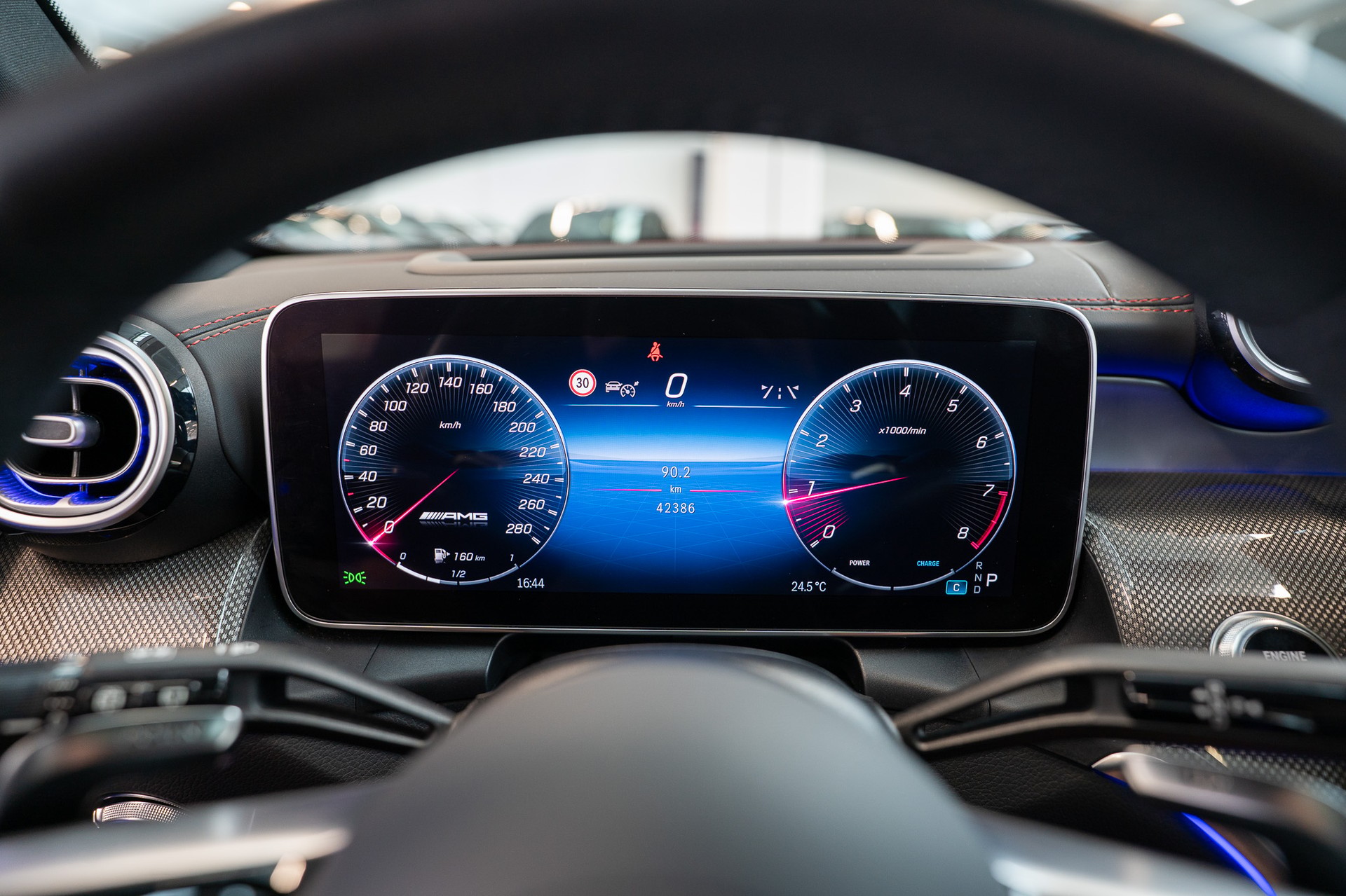 MERCEDES-BENZ GLC 43 AMG 4matic / Panorama / Performance Auspuff / 360°Kamera-image-26