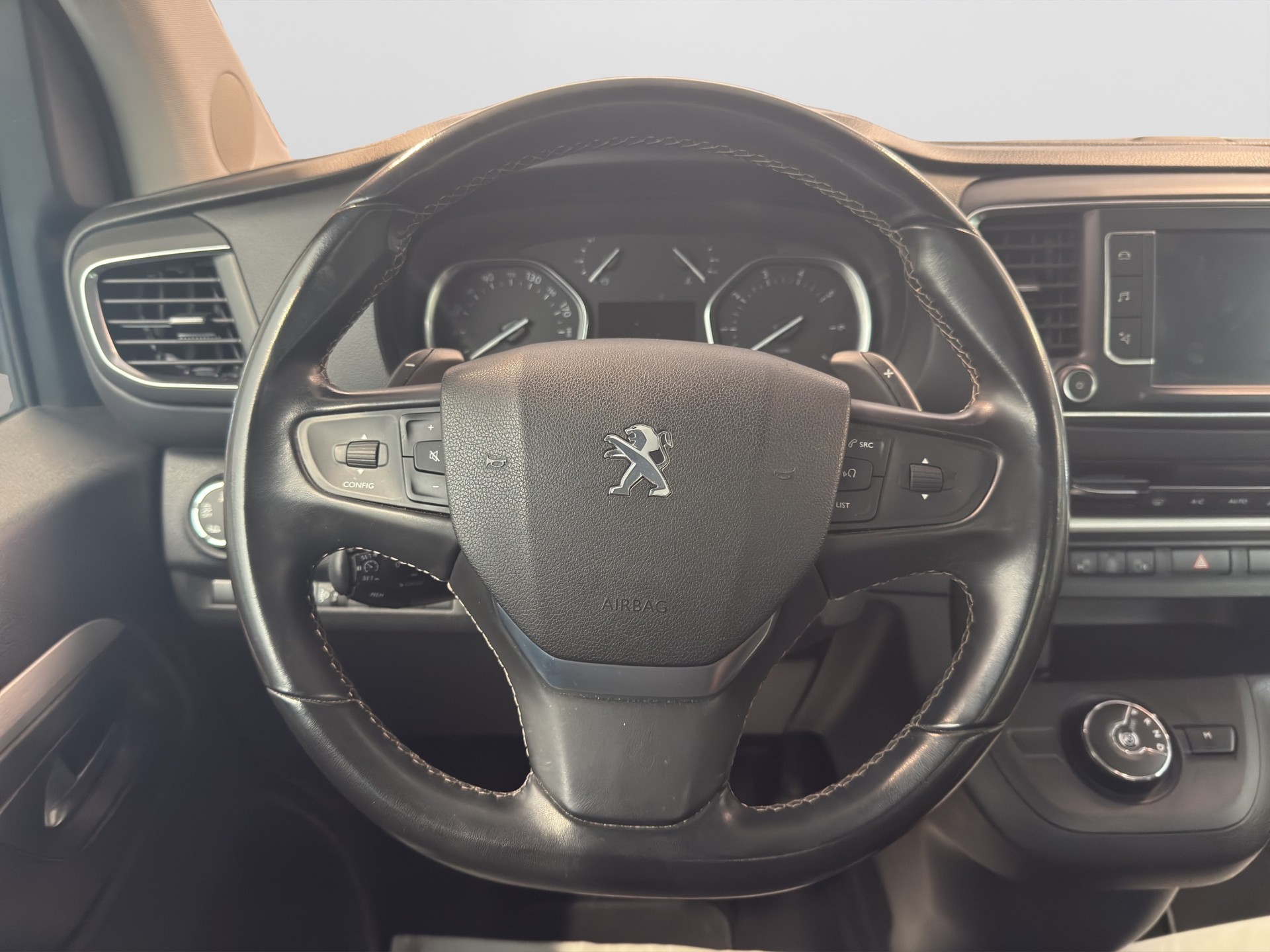 PEUGEOT Traveller 2.0 BlueHDi Allure Standard EAT-image-10