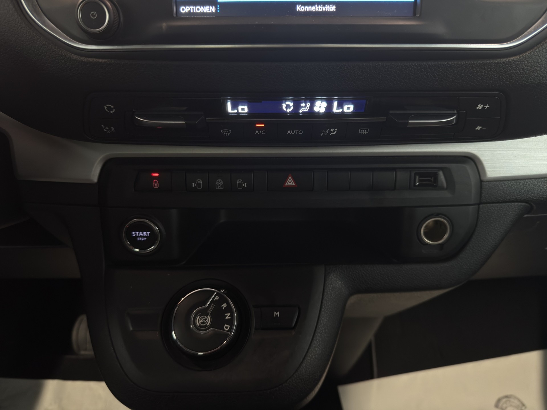PEUGEOT Traveller 2.0 BlueHDi Allure Standard EAT-image-11