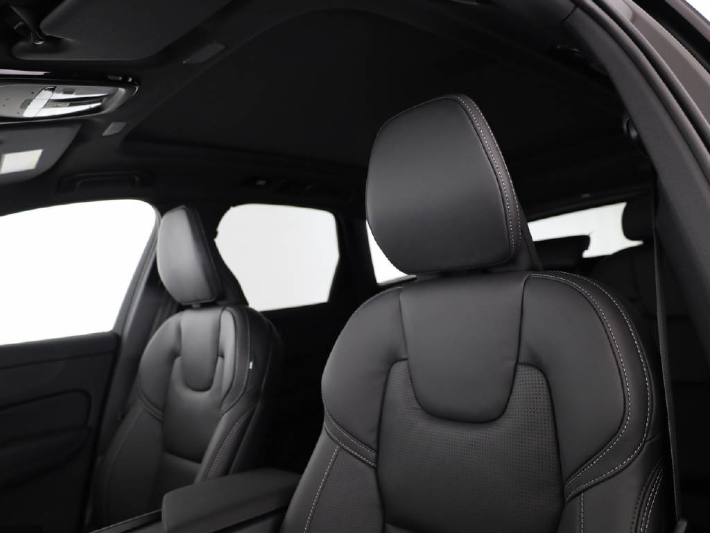 VOLVO XC60 2.0 T8 TE Black Edition eAWD-image-3