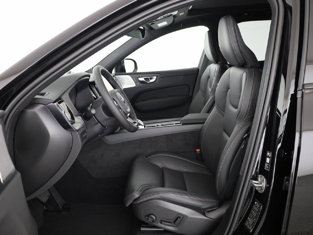 VOLVO XC60 2.0 T8 TE Black Edition eAWD-image-1