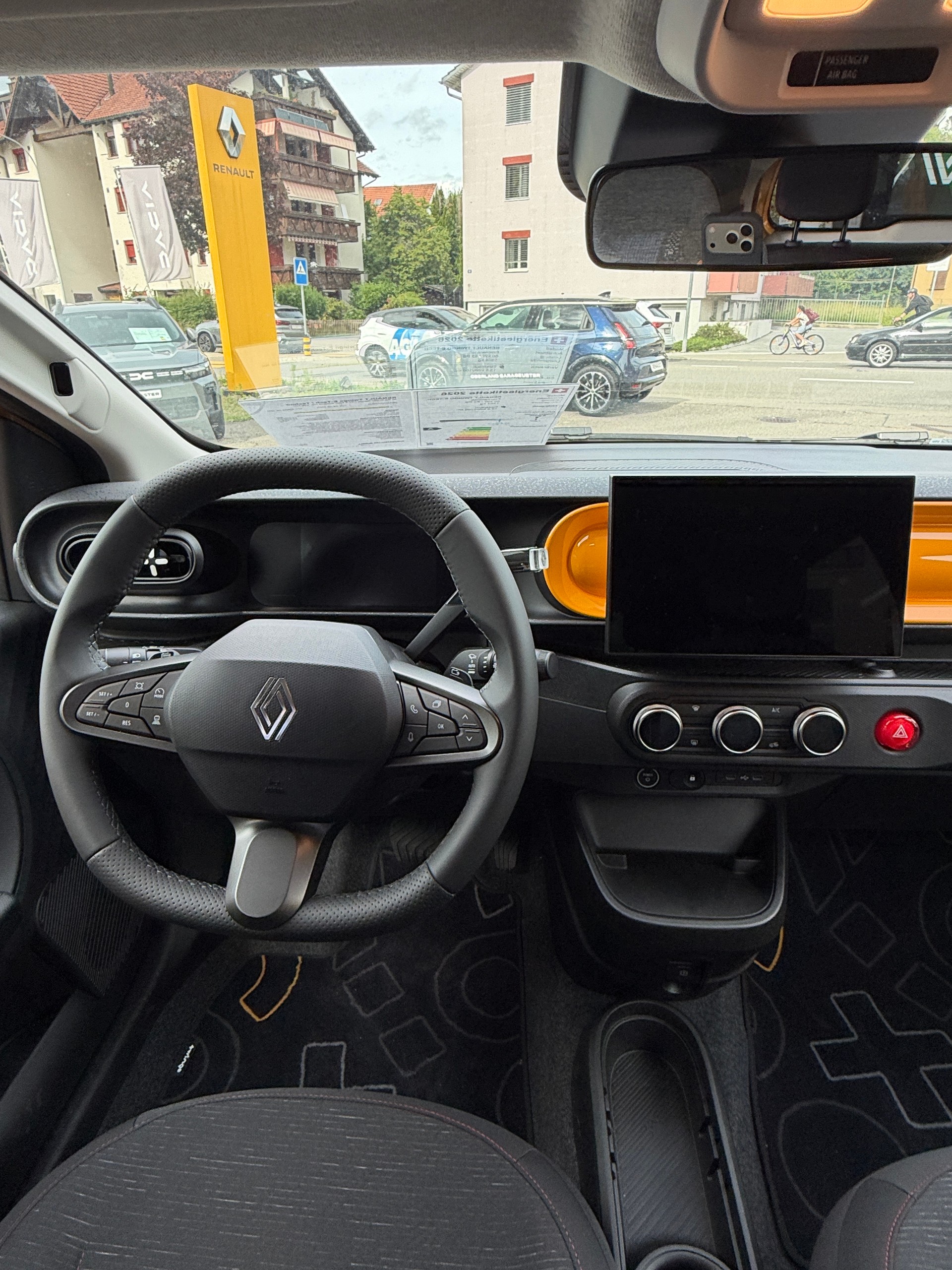 RENAULT Twingo E-Tech 27kWh Techno-image-14