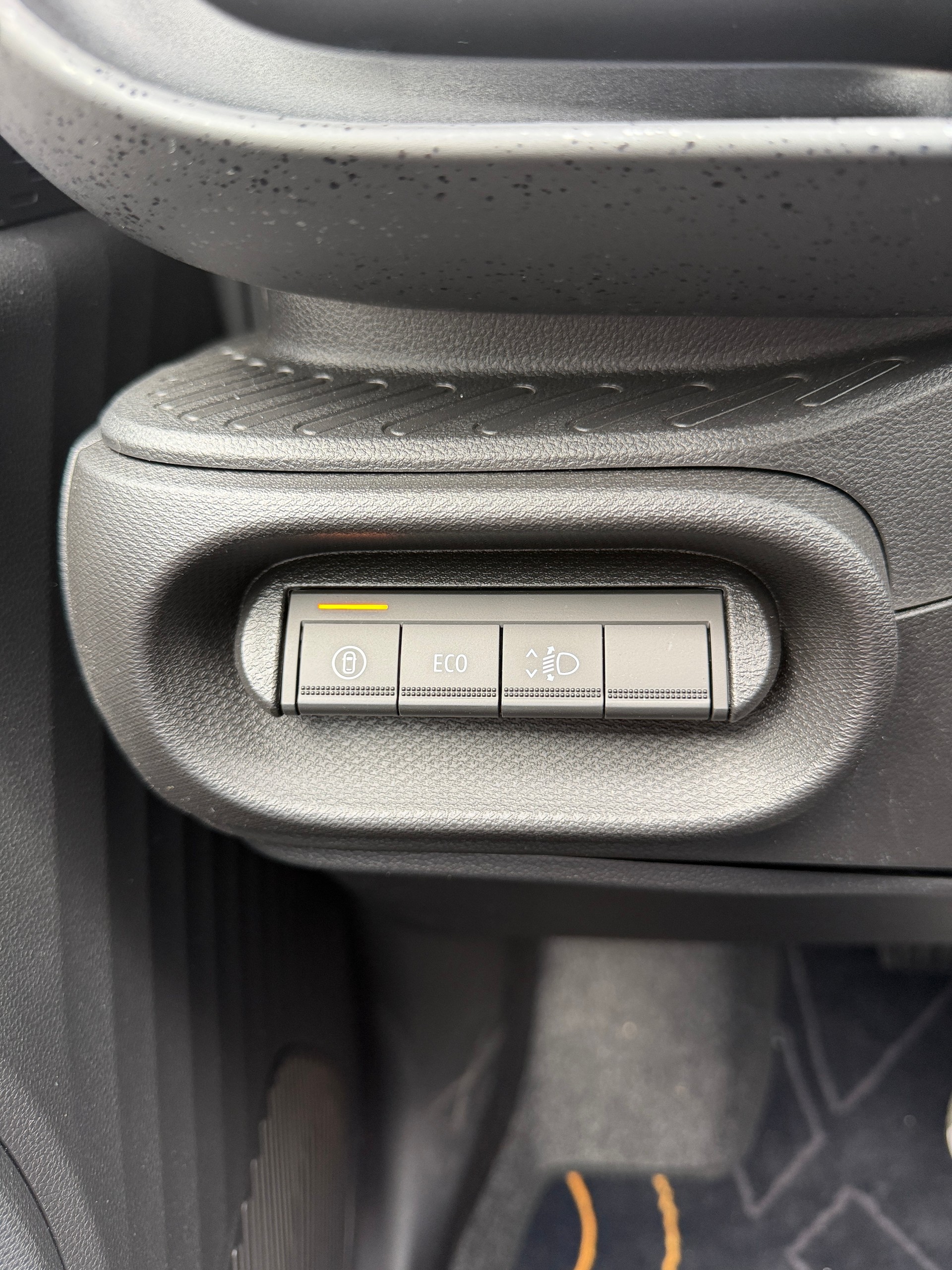 RENAULT Twingo E-Tech 27kWh Techno-image-19