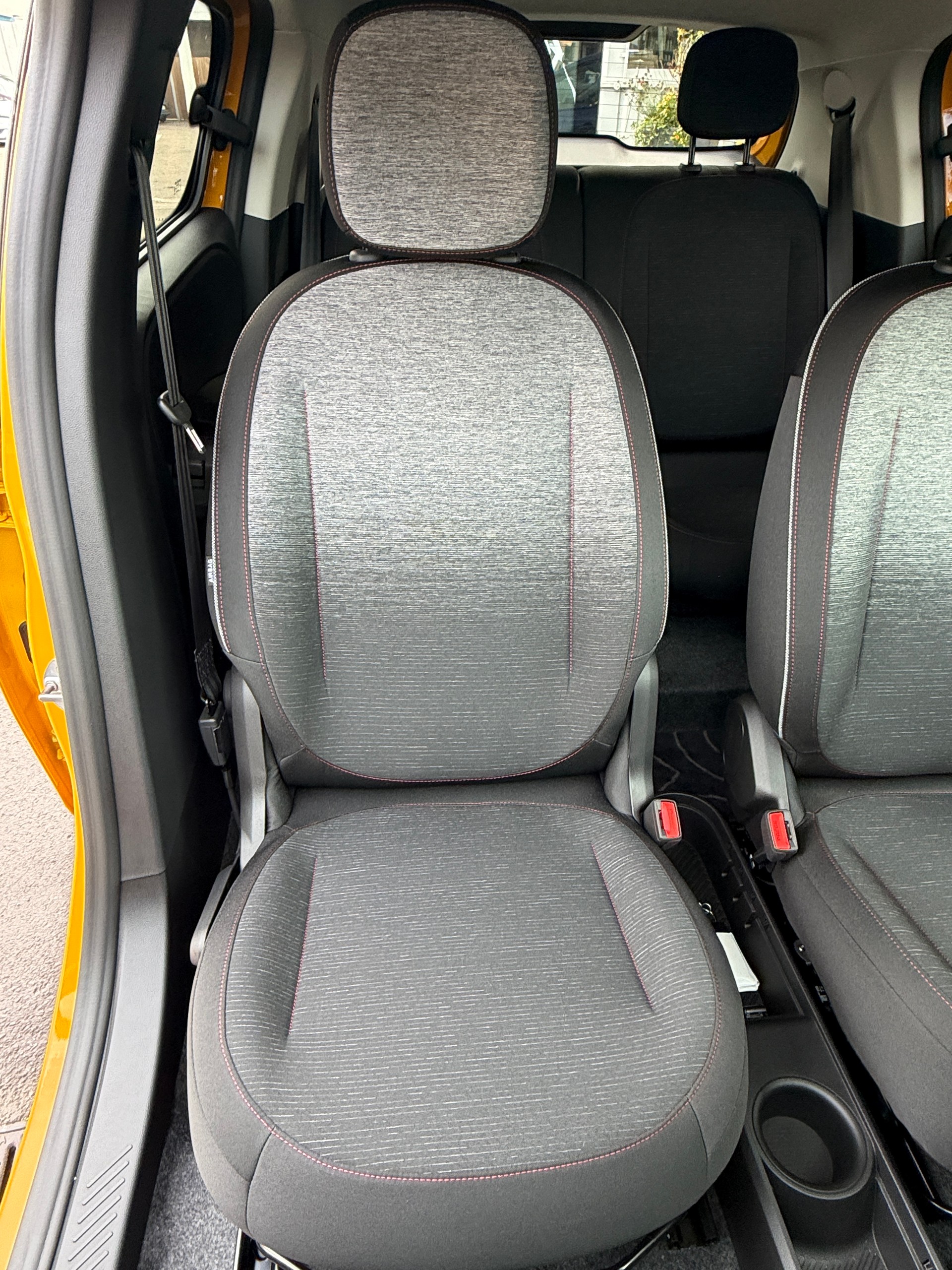 RENAULT Twingo E-Tech 27kWh Techno-image-11