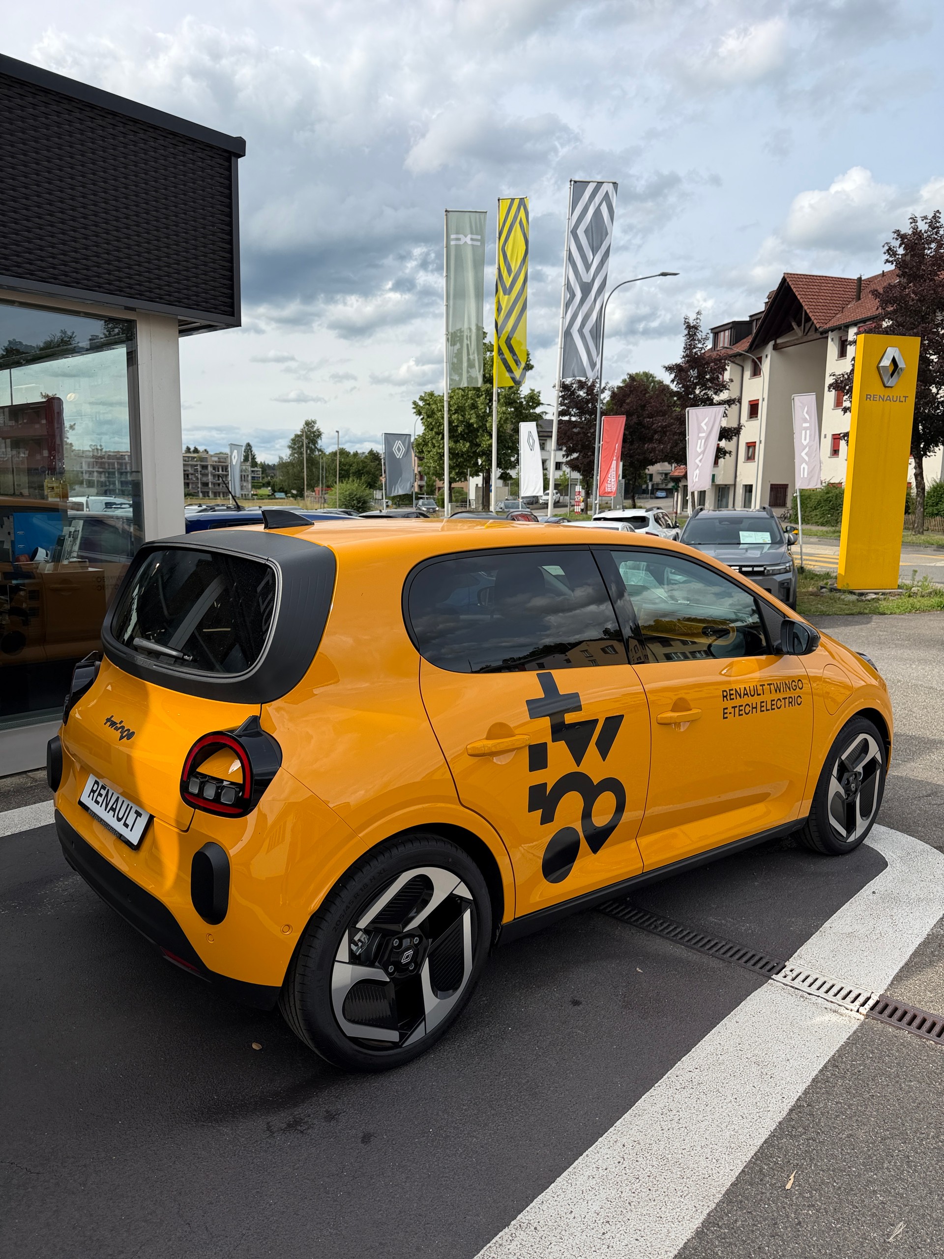 RENAULT Twingo E-Tech 27kWh Techno-image-1