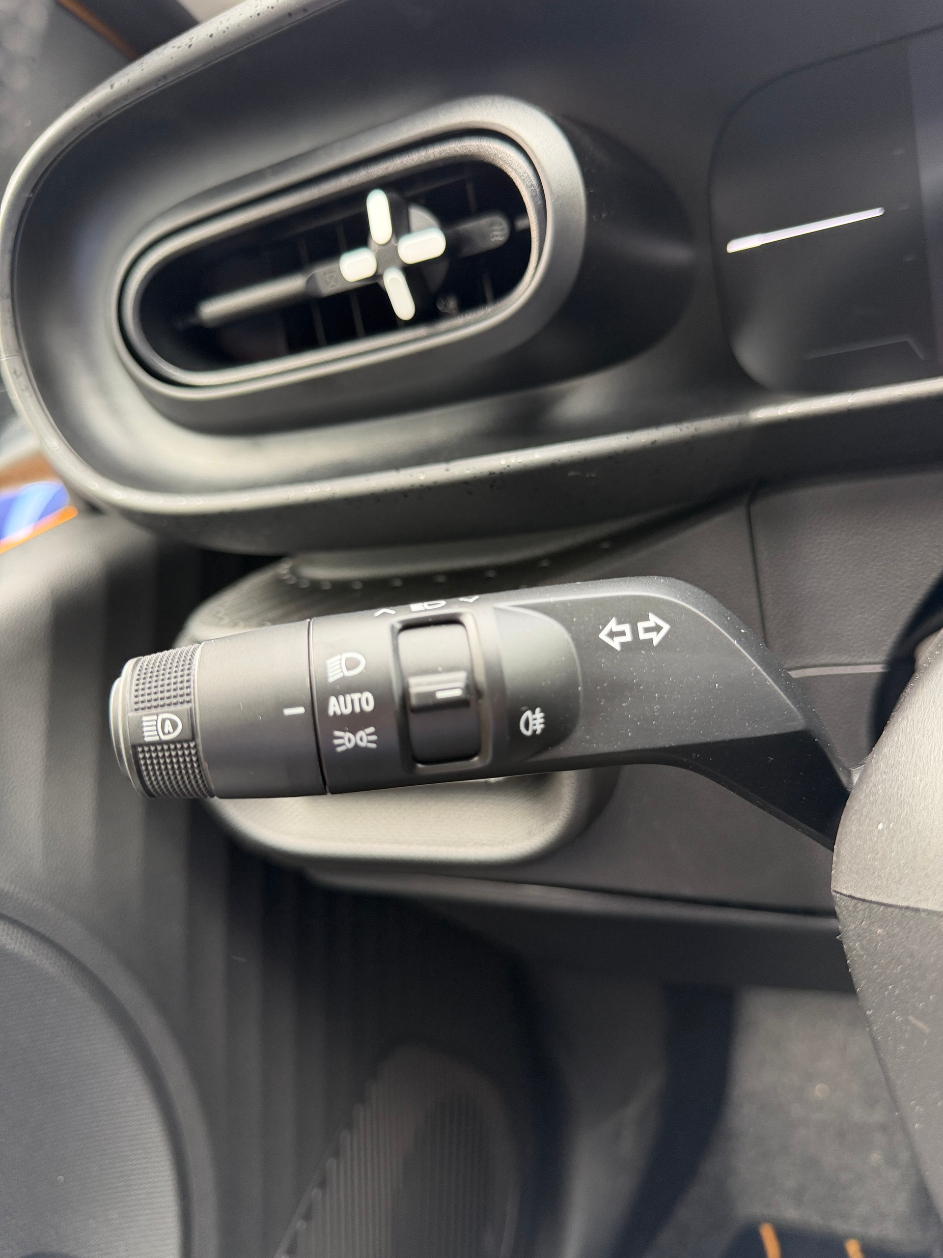 RENAULT Twingo E-Tech 27kWh Techno-image-16
