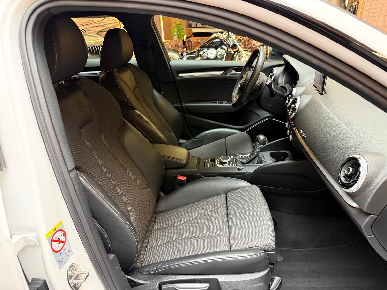 AUDI A3 Sportback 2.0 40 TDI quattro S-Tronic-image-17