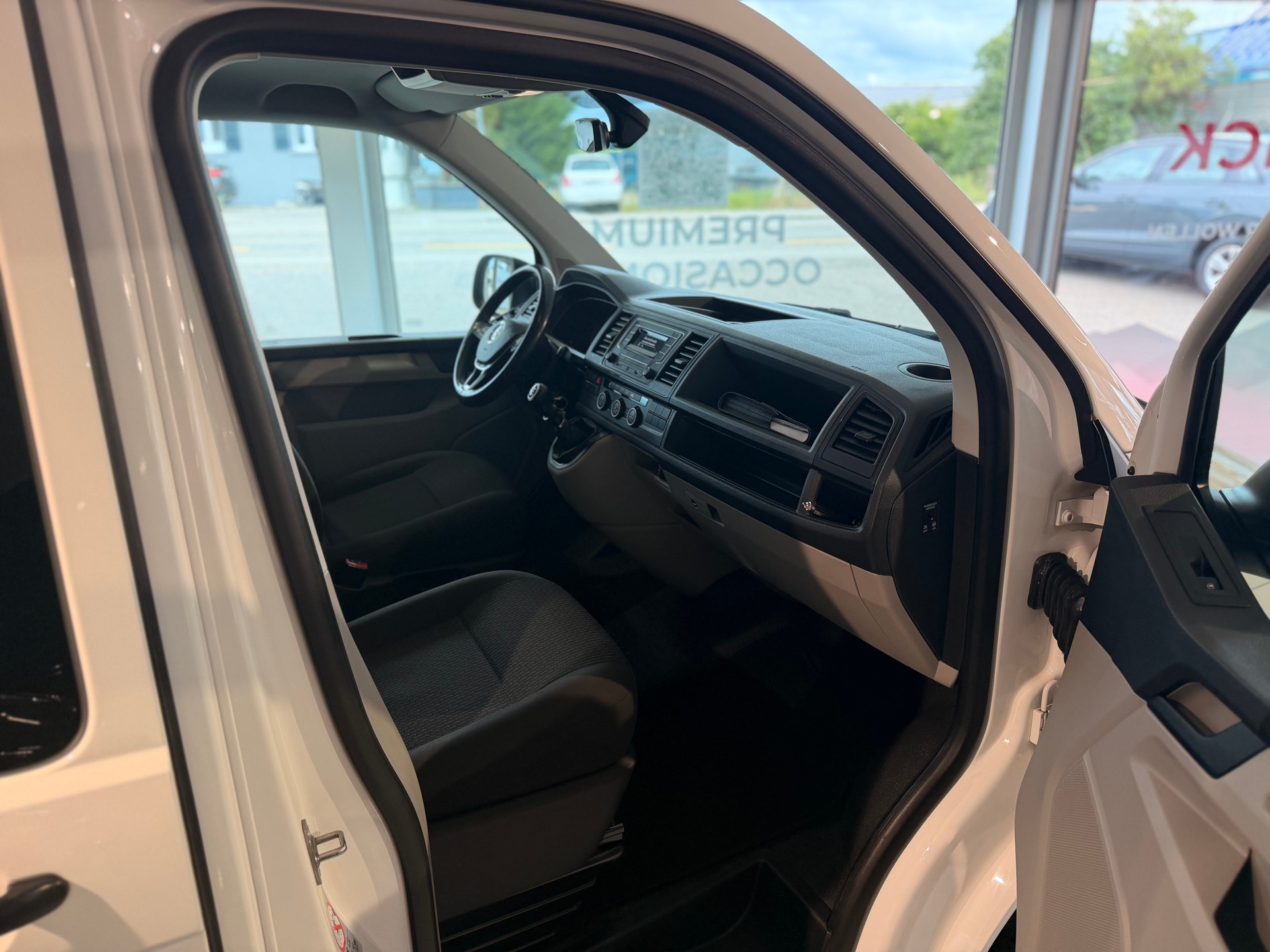 VW T6 Caravelle 2.0 TSI Trendline Liberty-image-14