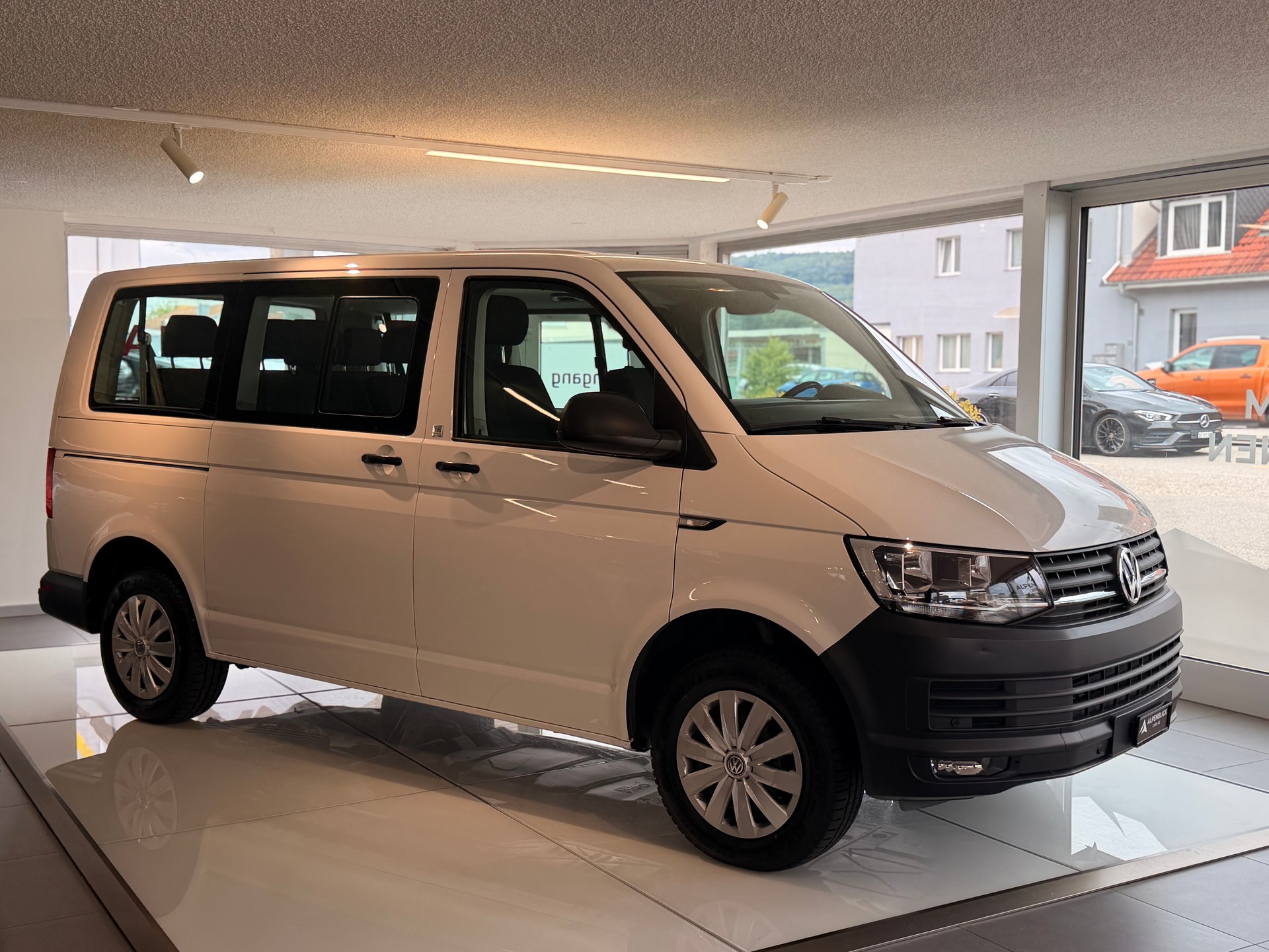 VW T6 Caravelle 2.0 TSI Trendline Liberty-image-4