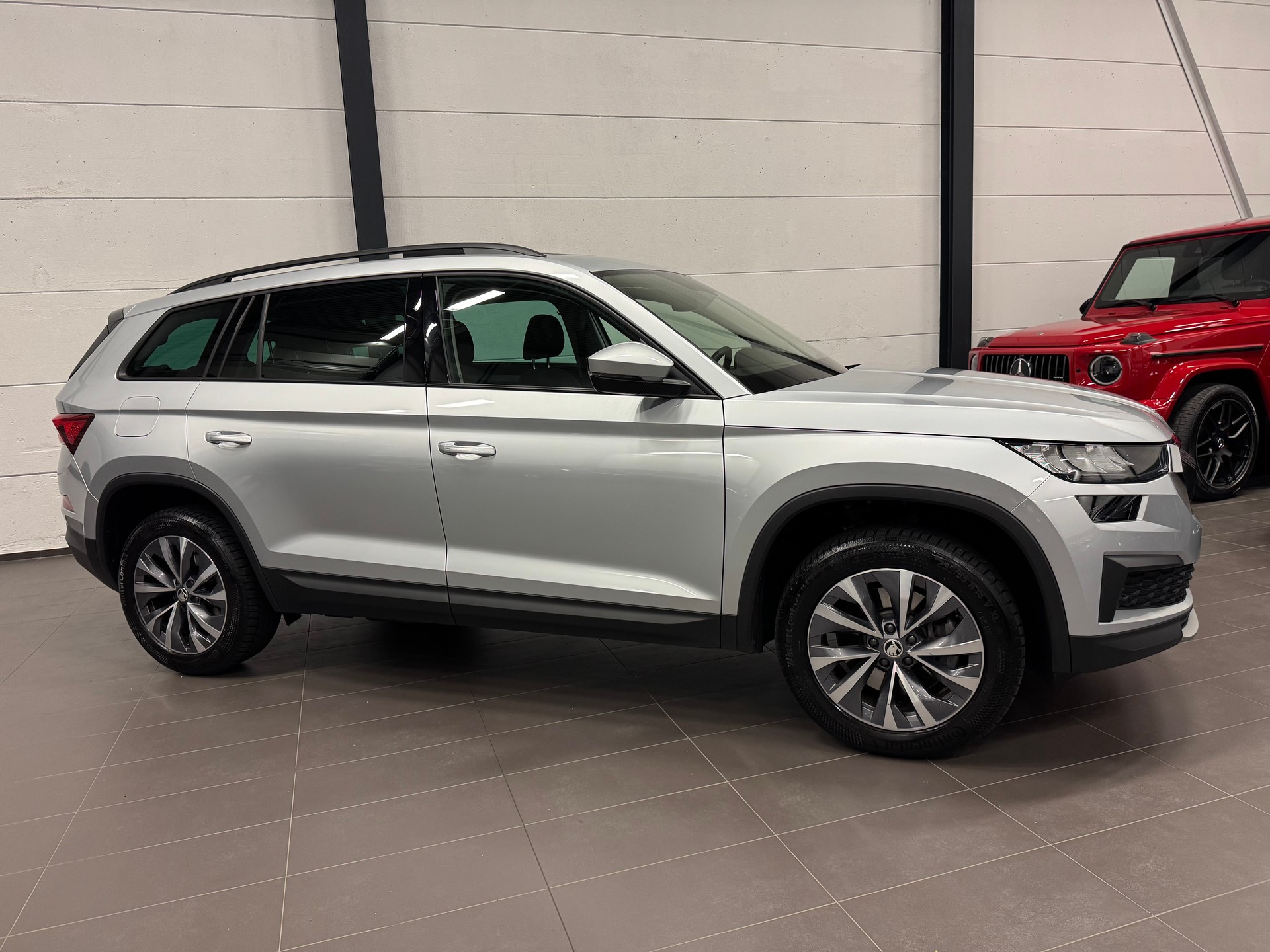 SKODA Kodiaq 2.0 TDI CR Ambition 4x4 DSG 7 Plätze + AHK + Panoramadach-image-5
