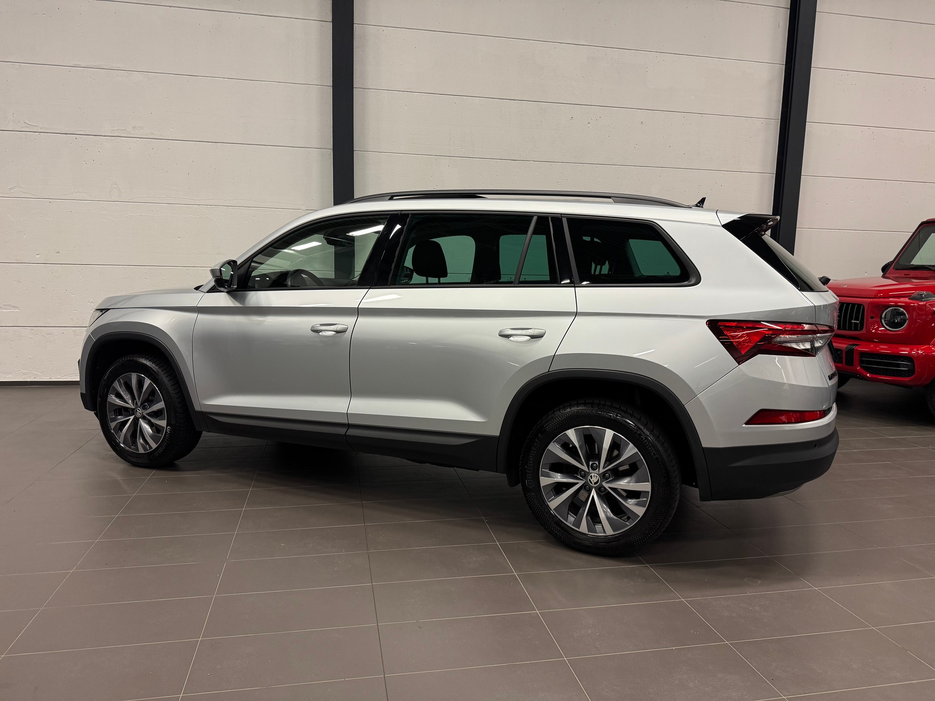 SKODA Kodiaq 2.0 TDI CR Ambition 4x4 DSG 7 Plätze + AHK + Panoramadach-image-10