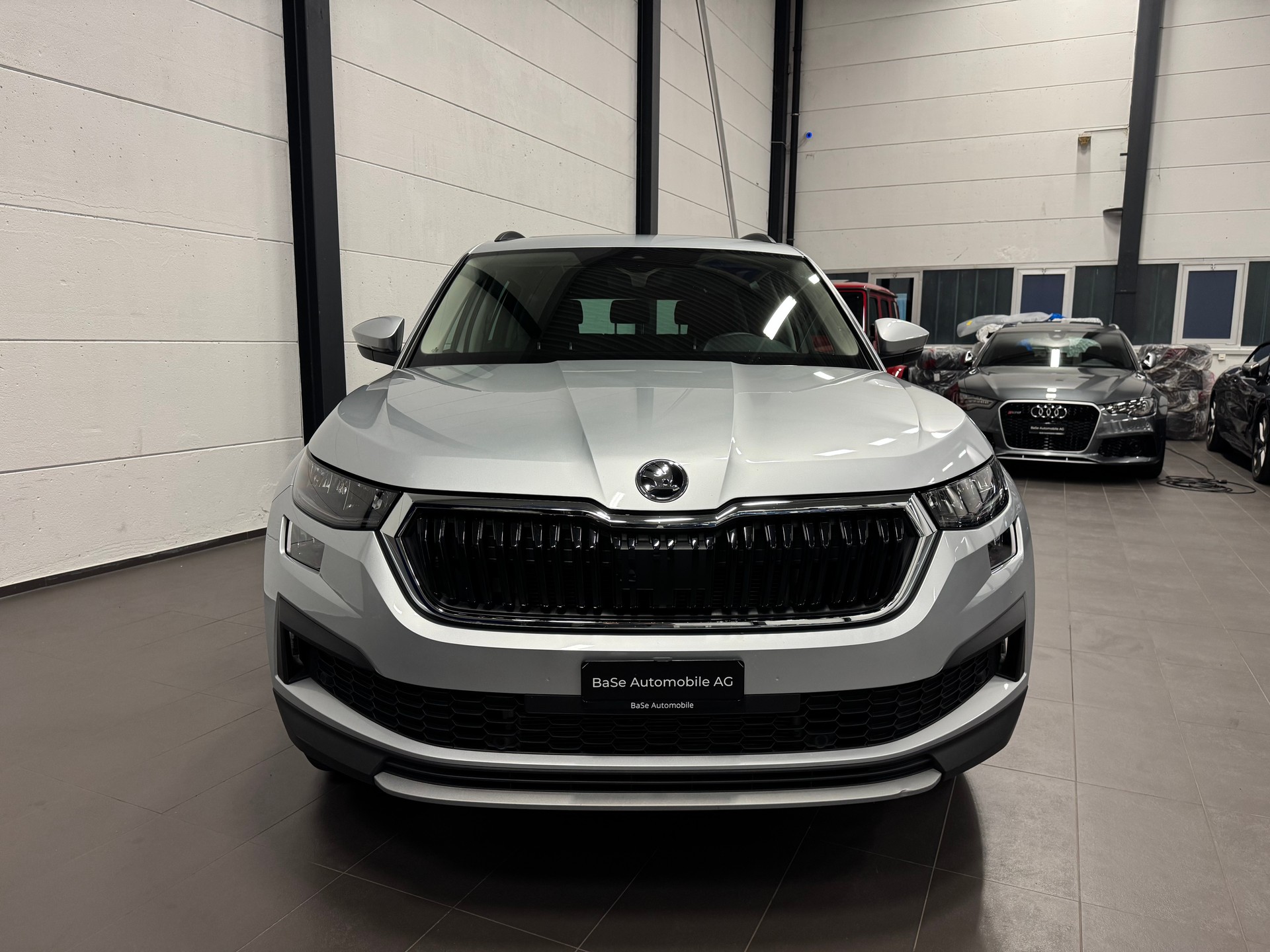 SKODA Kodiaq 2.0 TDI CR Ambition 4x4 DSG 7 Plätze + AHK + Panoramadach-image-6