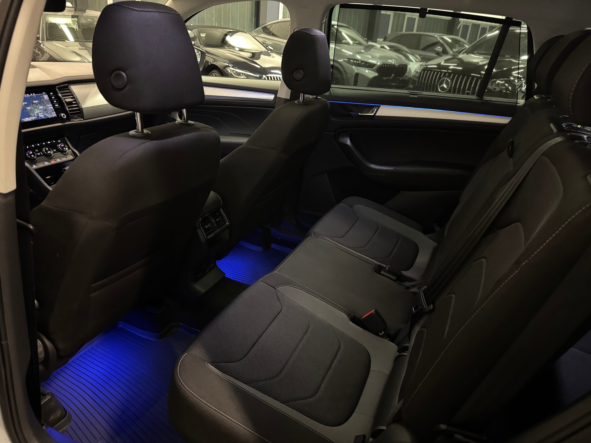 SKODA Kodiaq 2.0 TDI CR Ambition 4x4 DSG 7 Plätze + AHK + Panoramadach-image-22