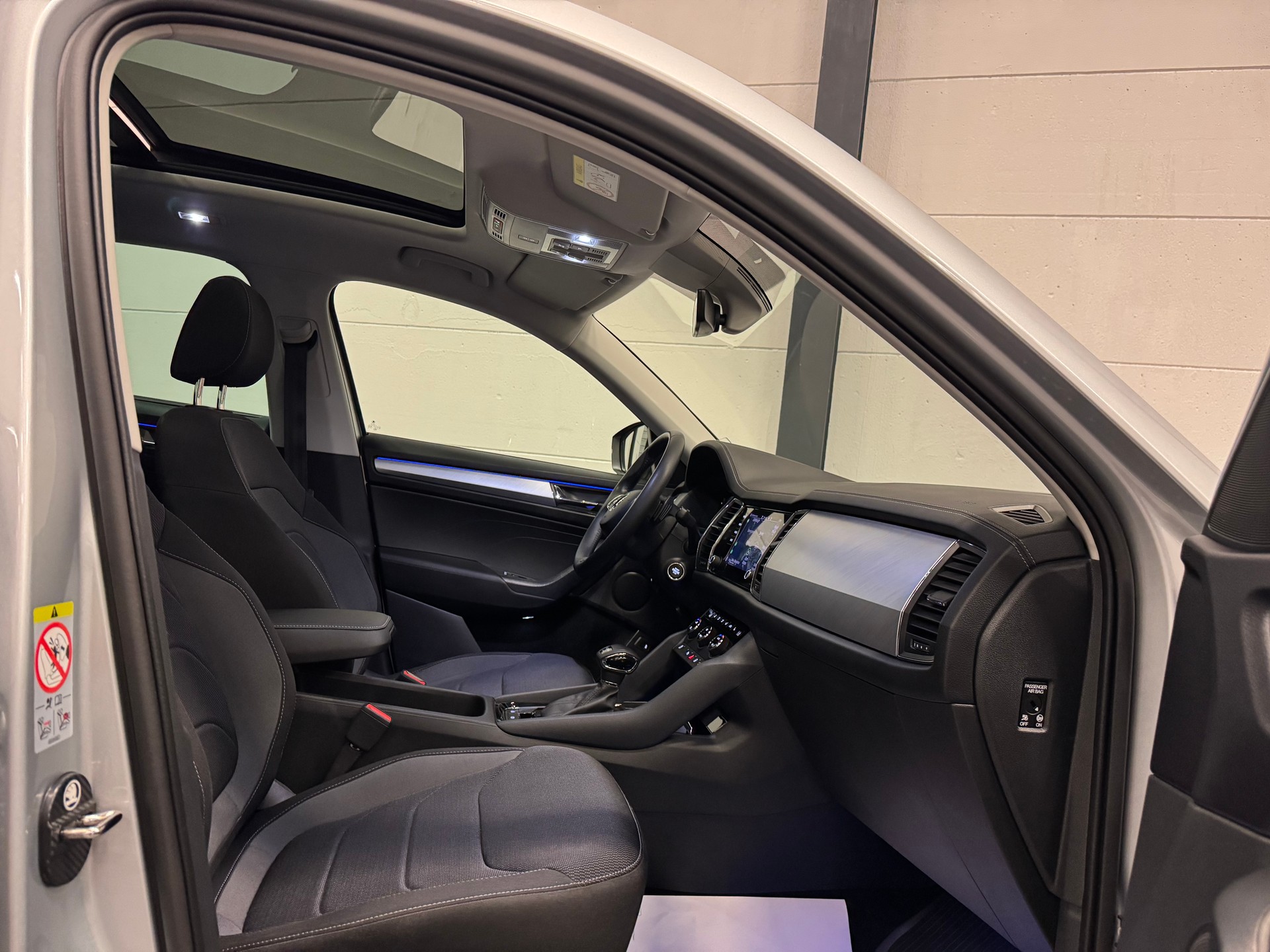 SKODA Kodiaq 2.0 TDI CR Ambition 4x4 DSG 7 Plätze + AHK + Panoramadach-image-20