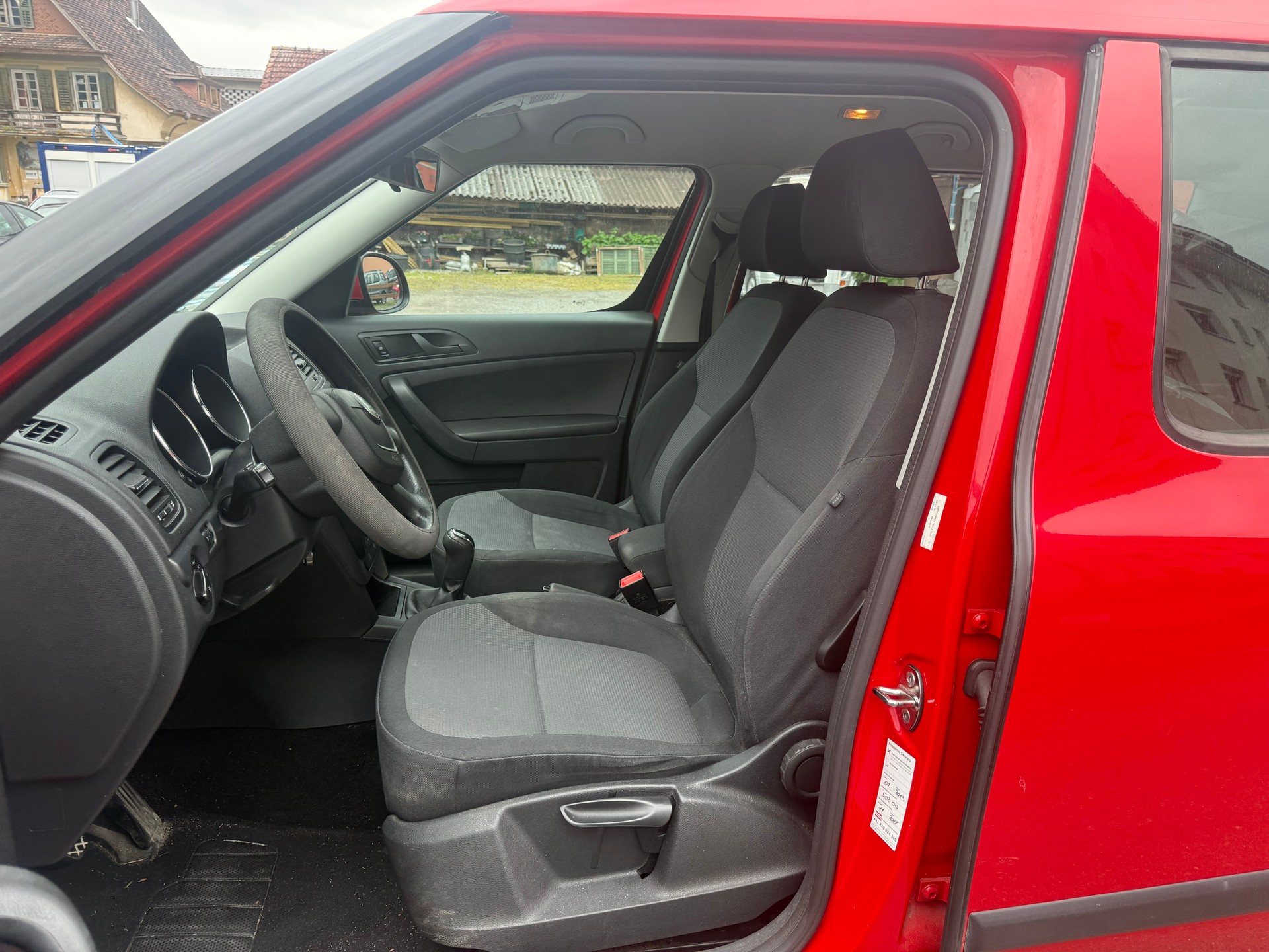 SKODA Yeti 2.0 TDI AllDrive 4x4-image-5