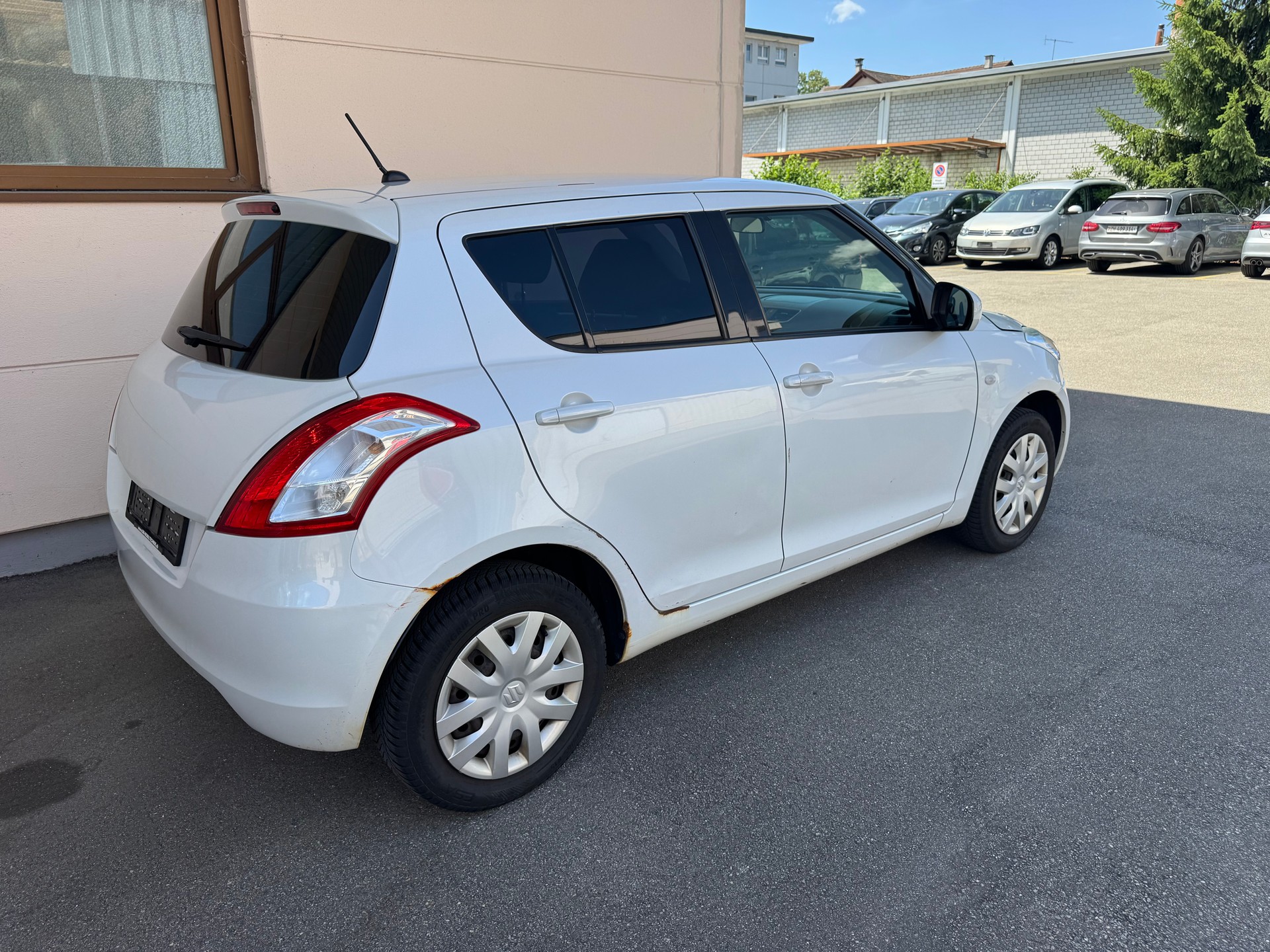 SUZUKI Swift 1.2i 16V GL Top 4x4-image-3