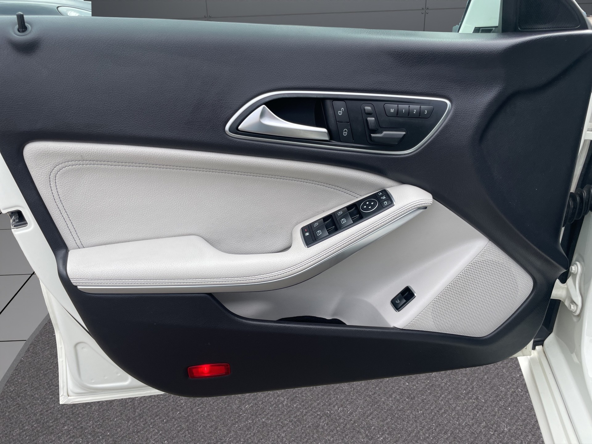 MERCEDES-BENZ CLA 250 Urban 7G-DCT 4Matic-image-10