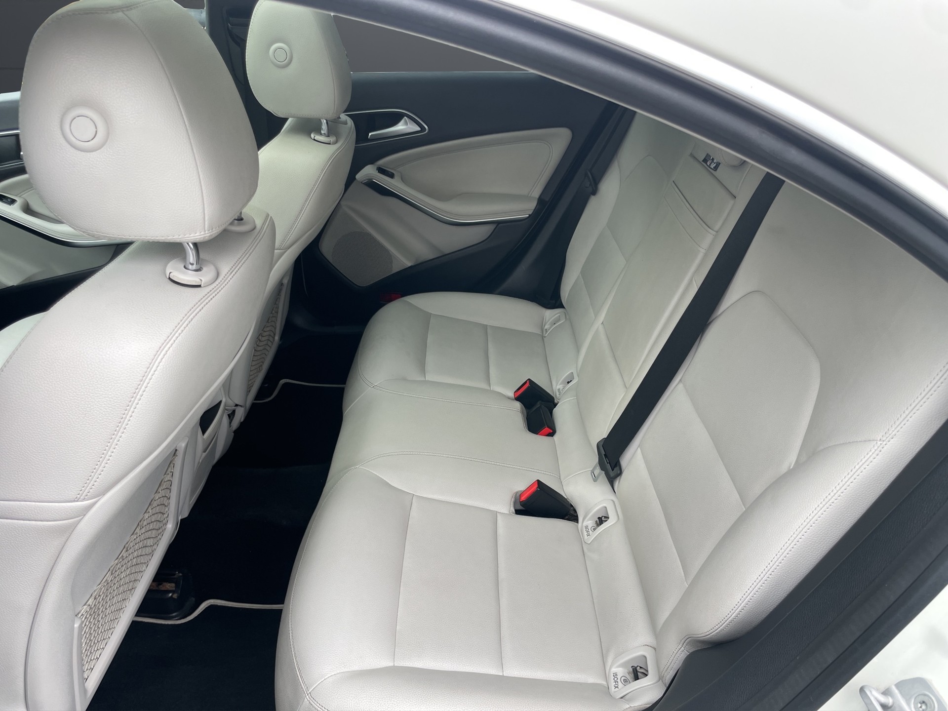 MERCEDES-BENZ CLA 250 Urban 7G-DCT 4Matic-image-7