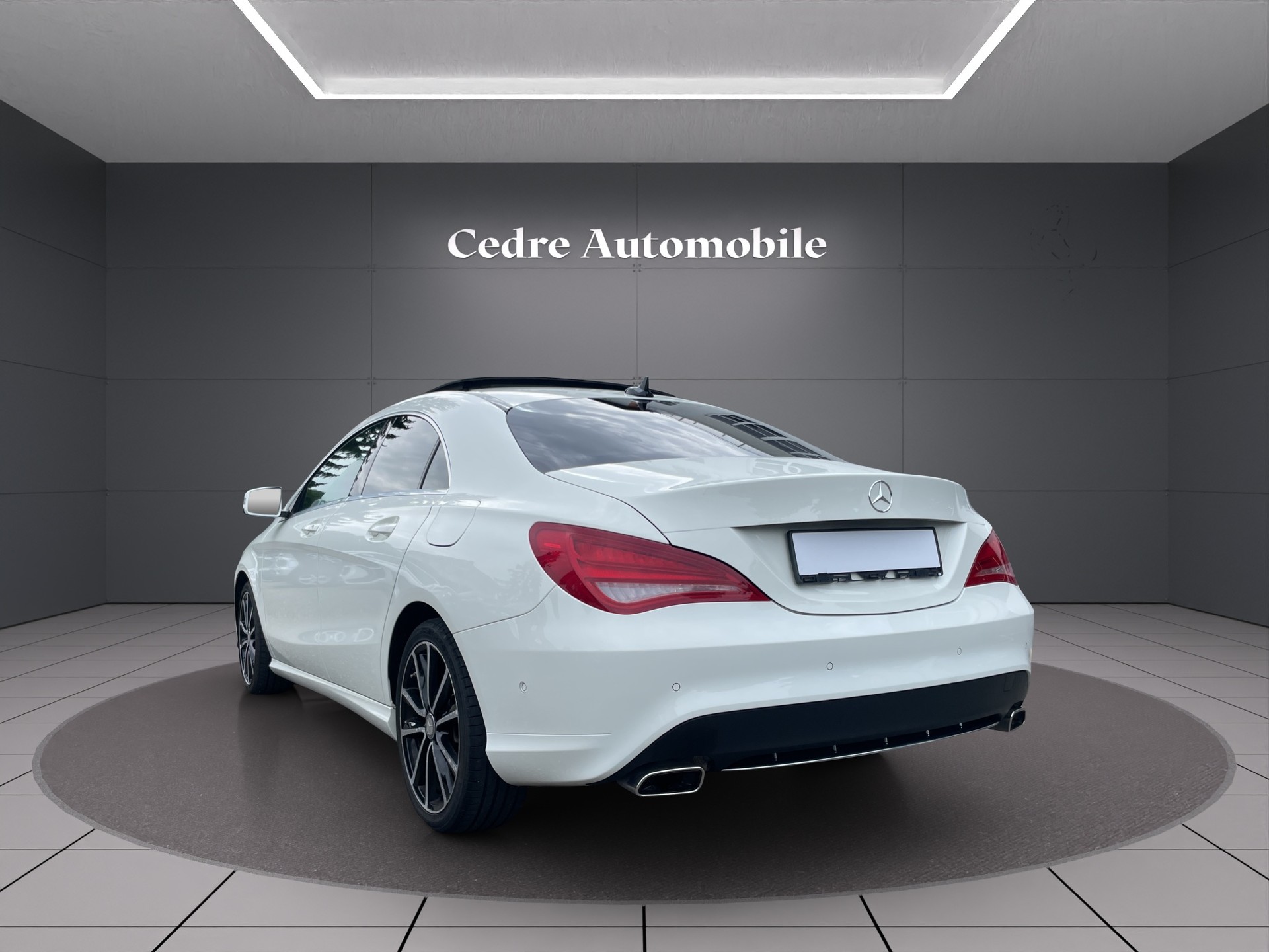 MERCEDES-BENZ CLA 250 Urban 7G-DCT 4Matic-image-3
