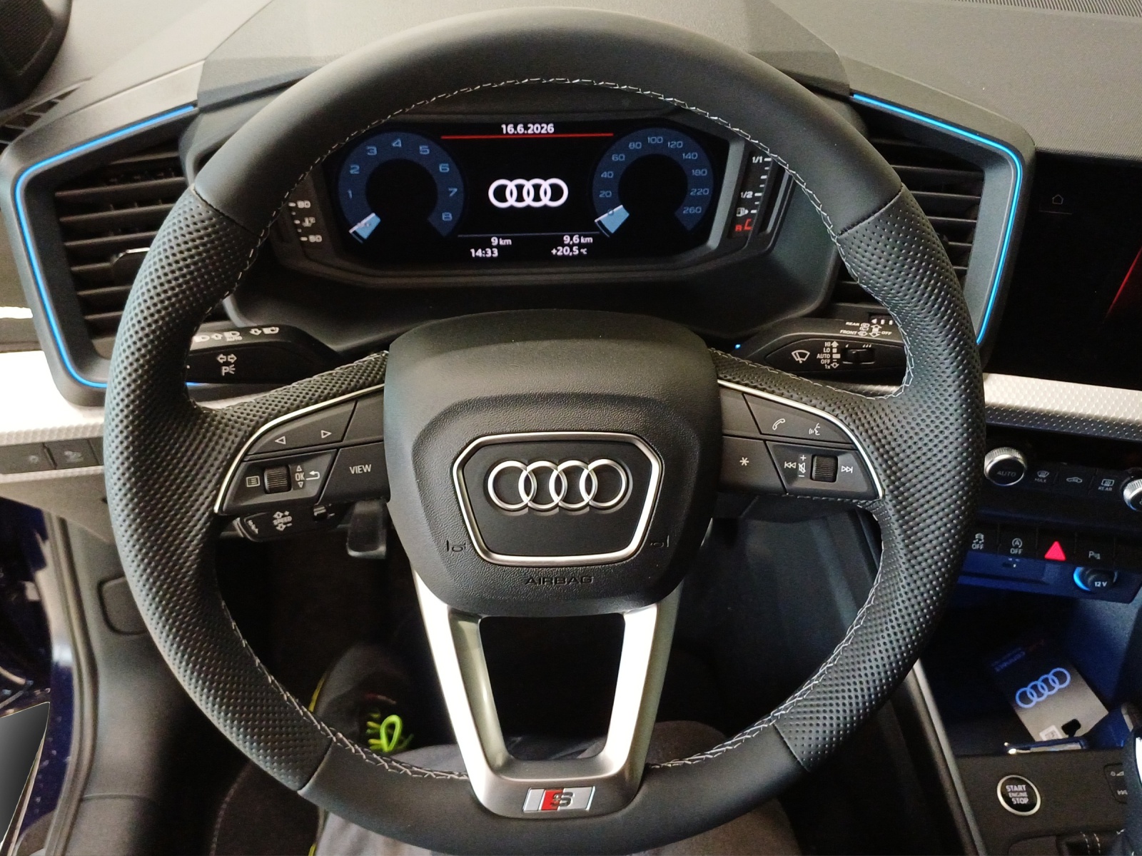 AUDI A1 Sportback 30 TFSI S Line Attraction S-tronic-image-9