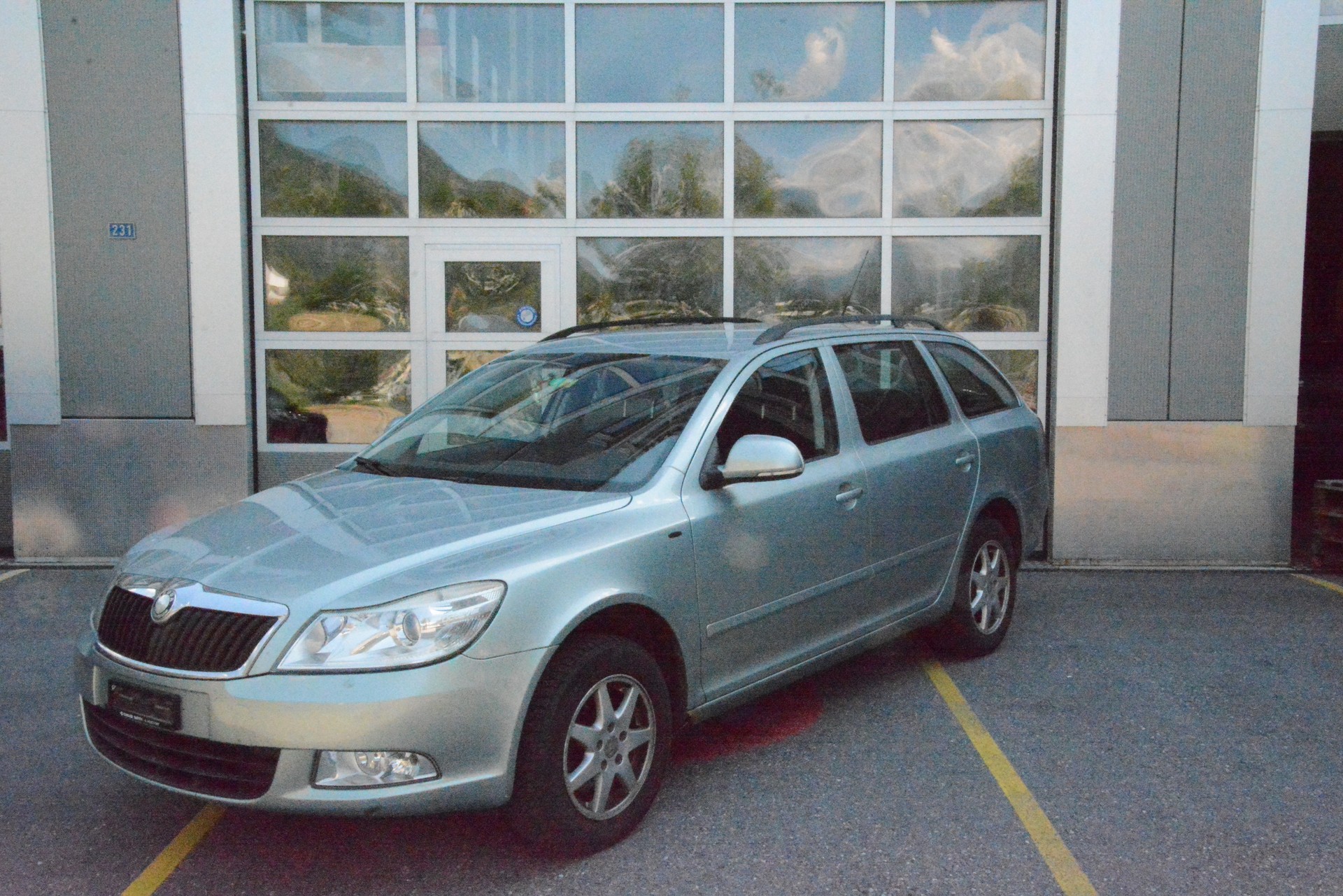 SKODA Octavia Combi 1.6 TDI Swiss Adventure 4x4-image-0
