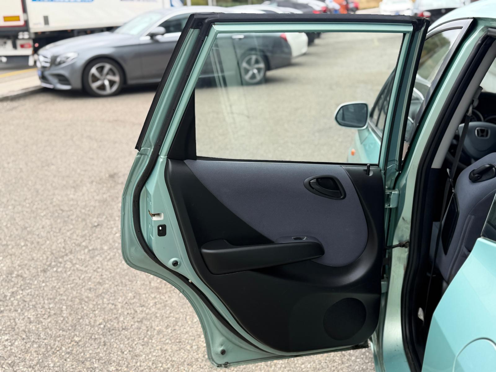 HONDA Jazz 1.4i ES-image-9