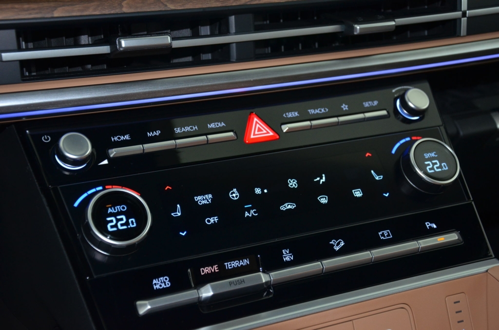 HYUNDAI Santa Fe 1.6 PHEV Prestige Line 4WD-image-23