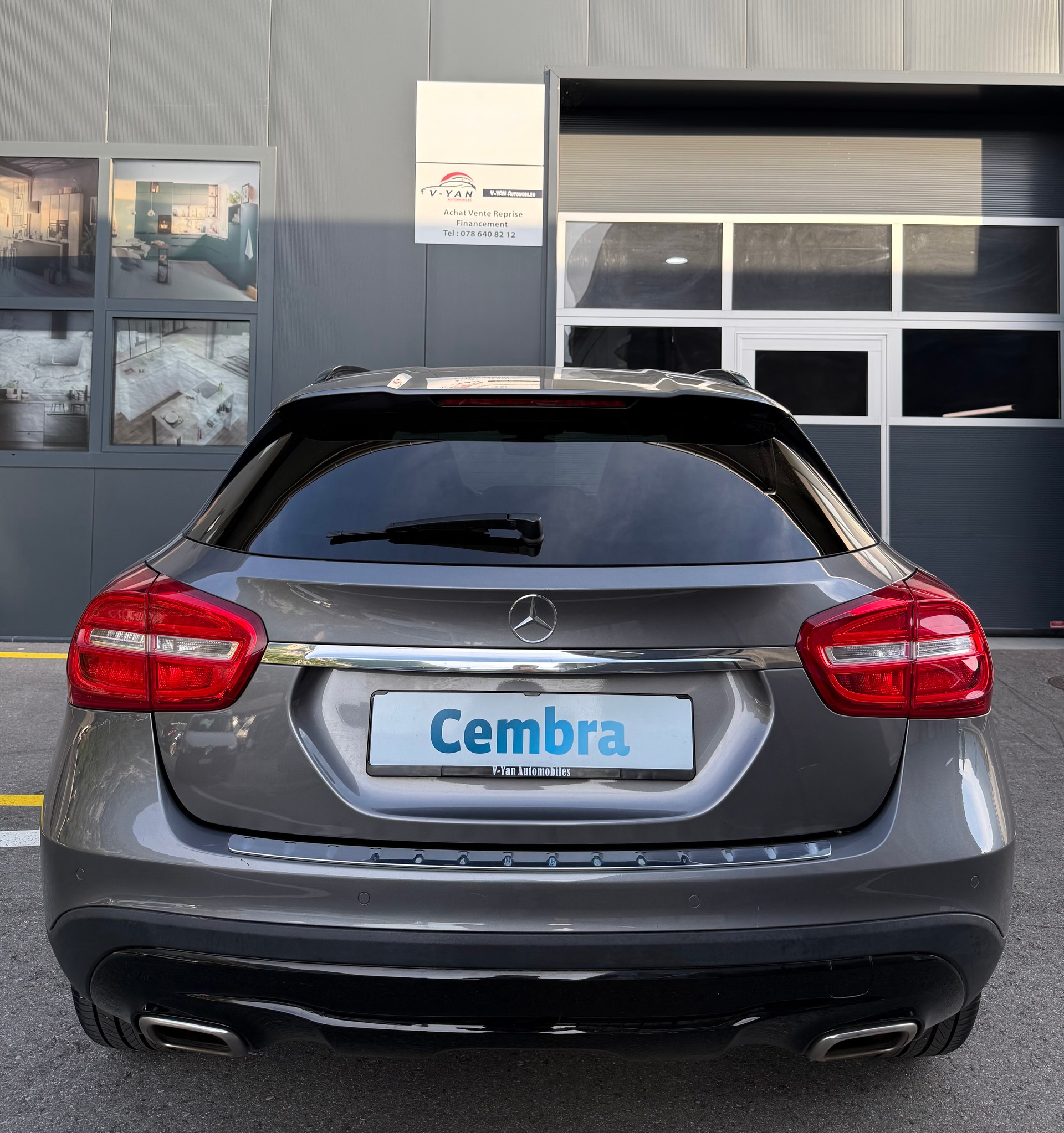 MERCEDES-BENZ GLA 200 Urban 7G-DCT-image-4