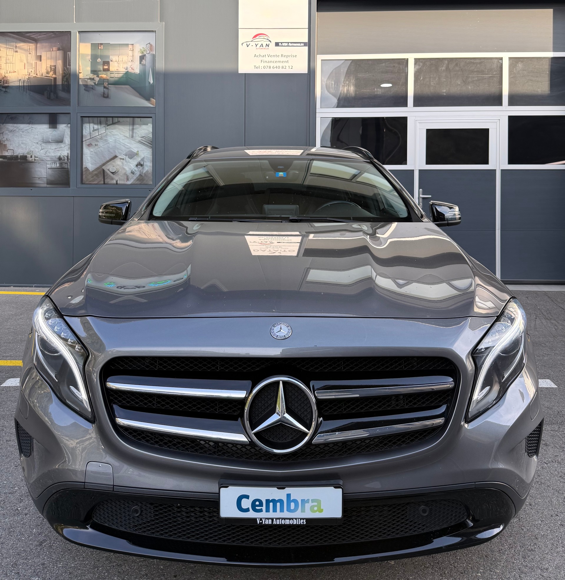 MERCEDES-BENZ GLA 200 Urban 7G-DCT-image-2